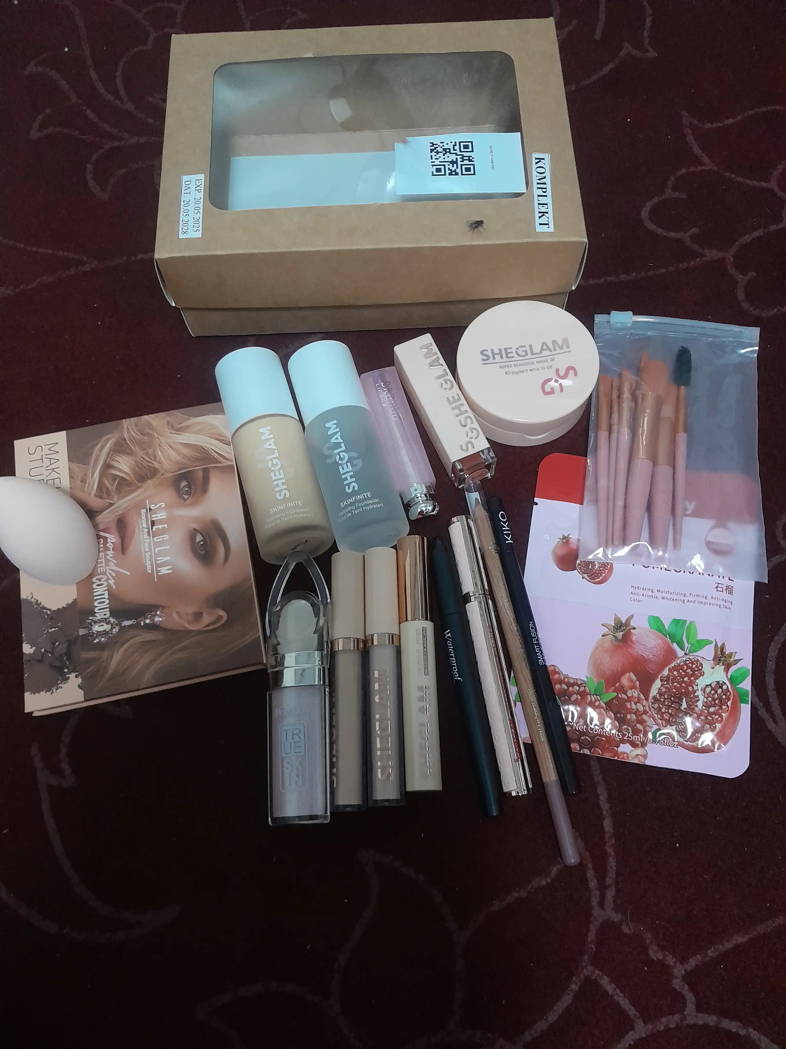 Ayollar uchun sovg'a makiyaj to'plami, 22 tasi 1 da, Sheglam