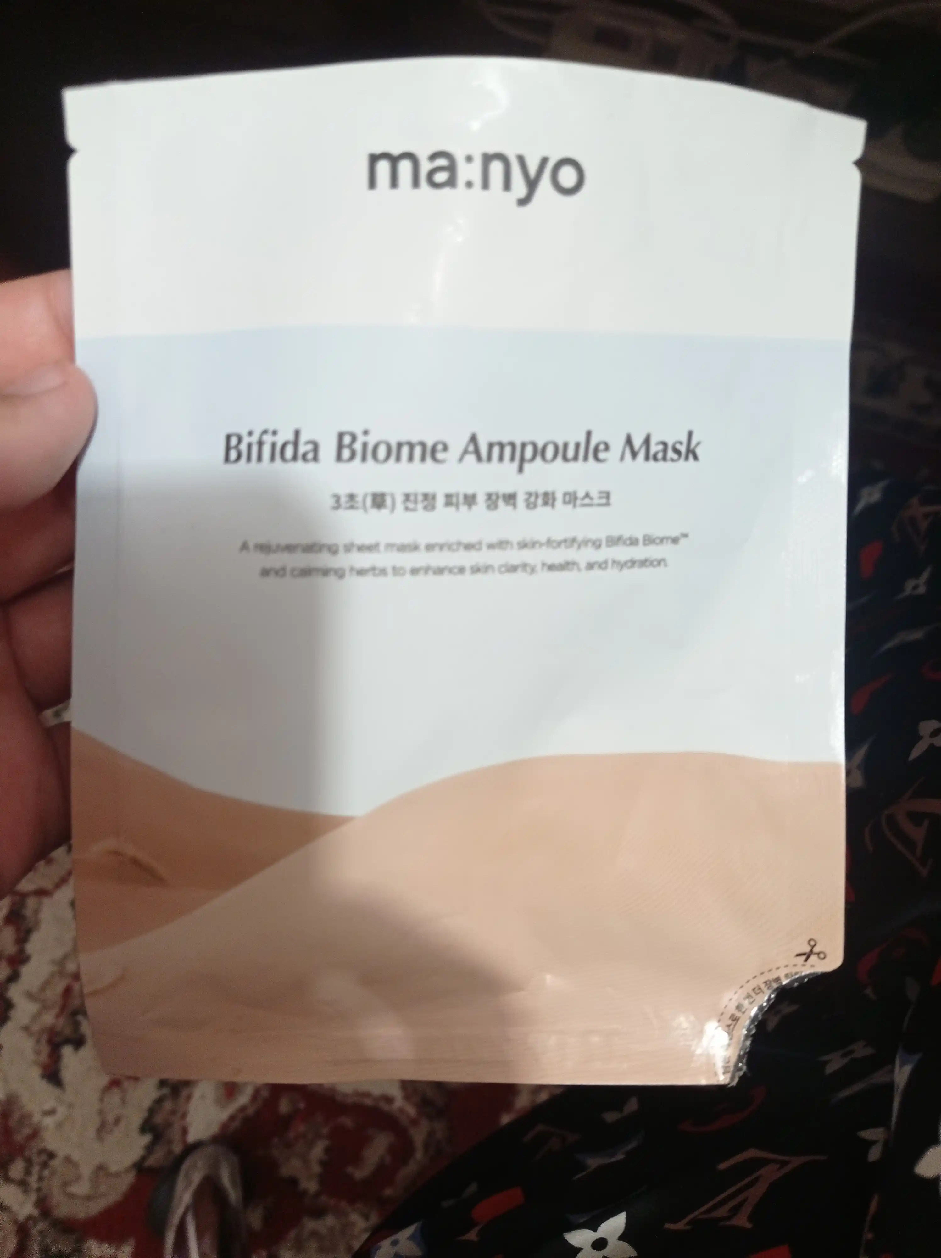 Probiotiklar bilan tiklovchi niqob Manyo Bifida Biome Ampoule Mask