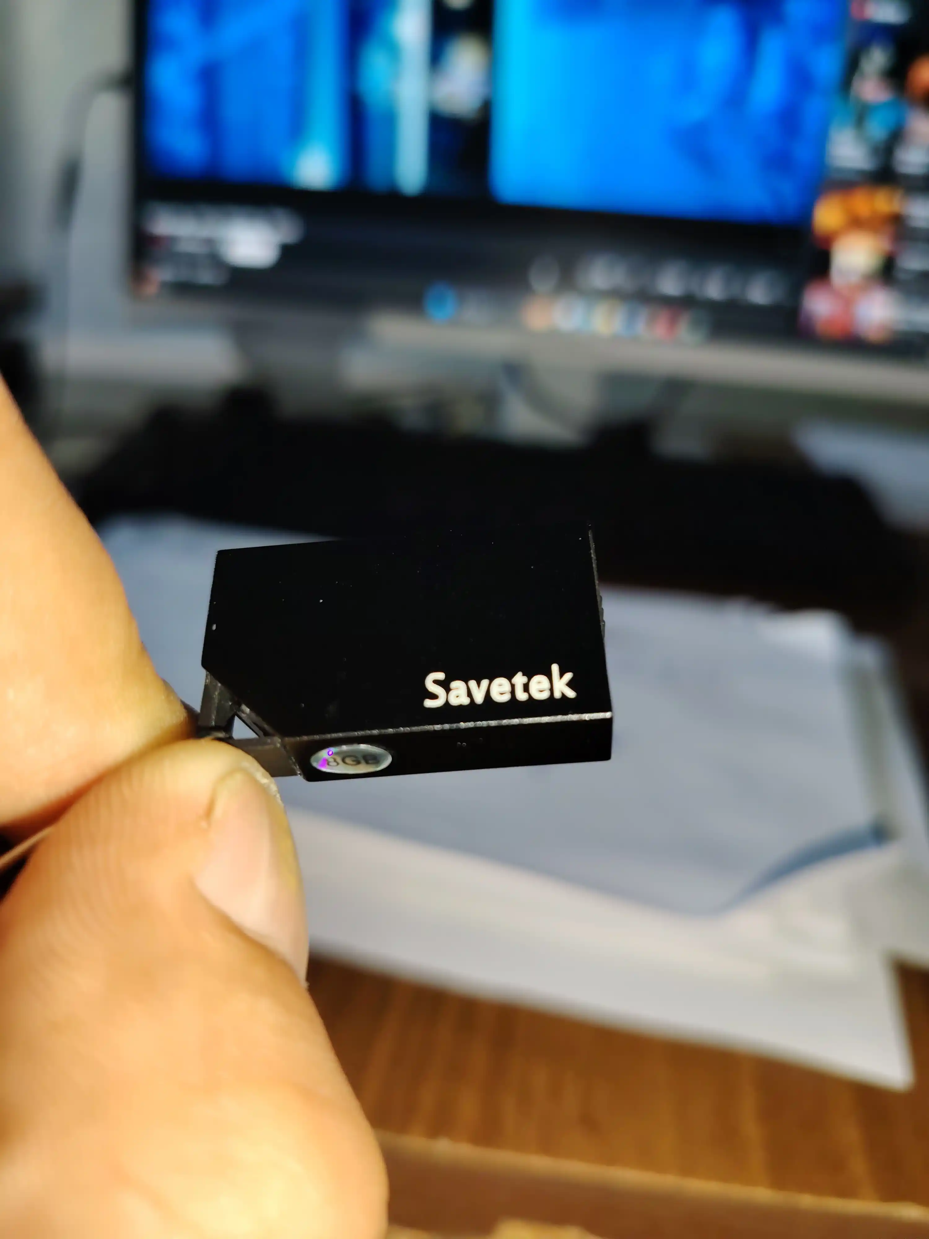 Mini diktofon, 8-10 soat to'xtovsiz ovoz yozadi + zaryadlovchi qurilma, 8 GB