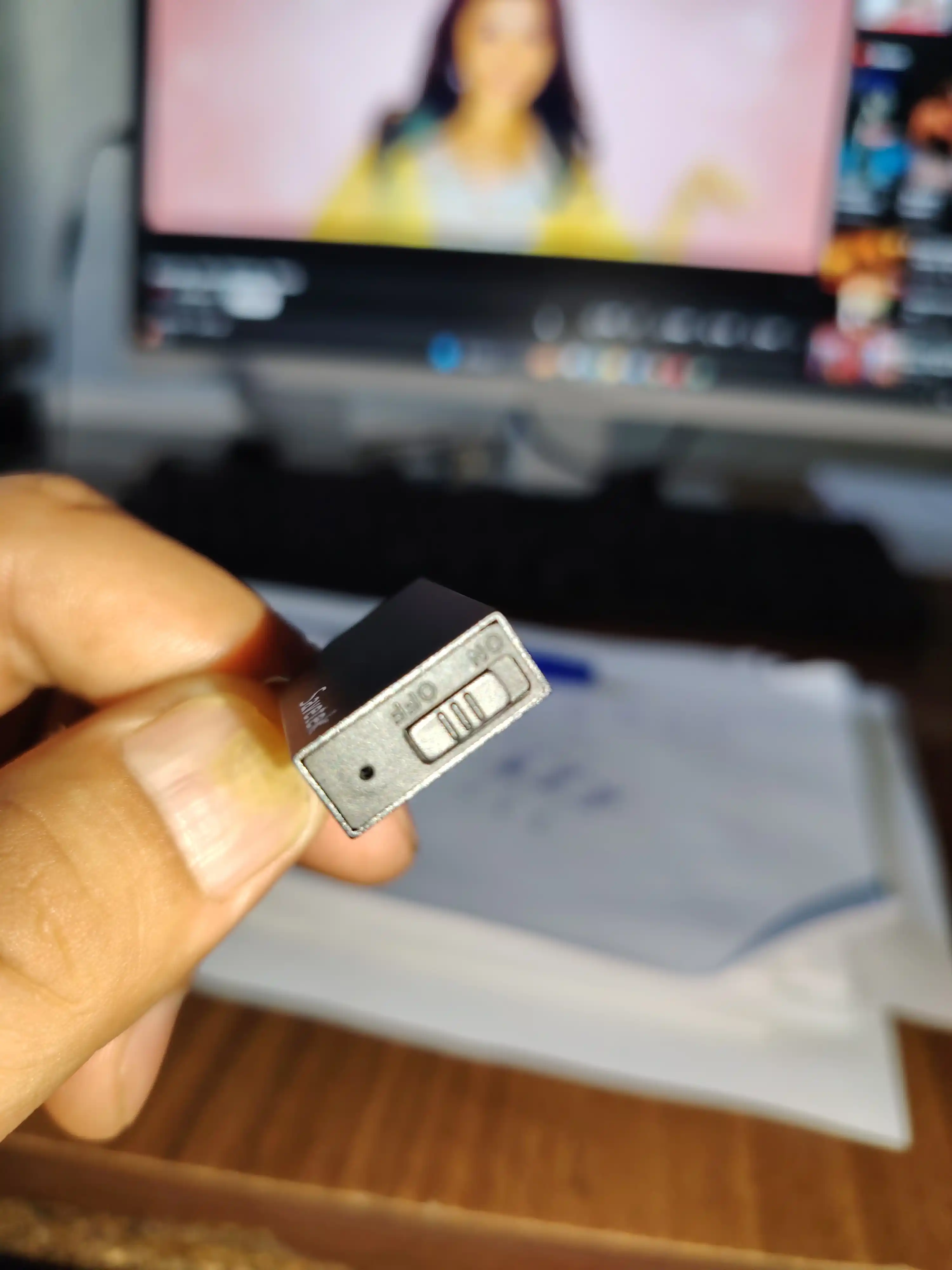 Mini diktofon, 8-10 soat to'xtovsiz ovoz yozadi + zaryadlovchi qurilma, 8 GB
