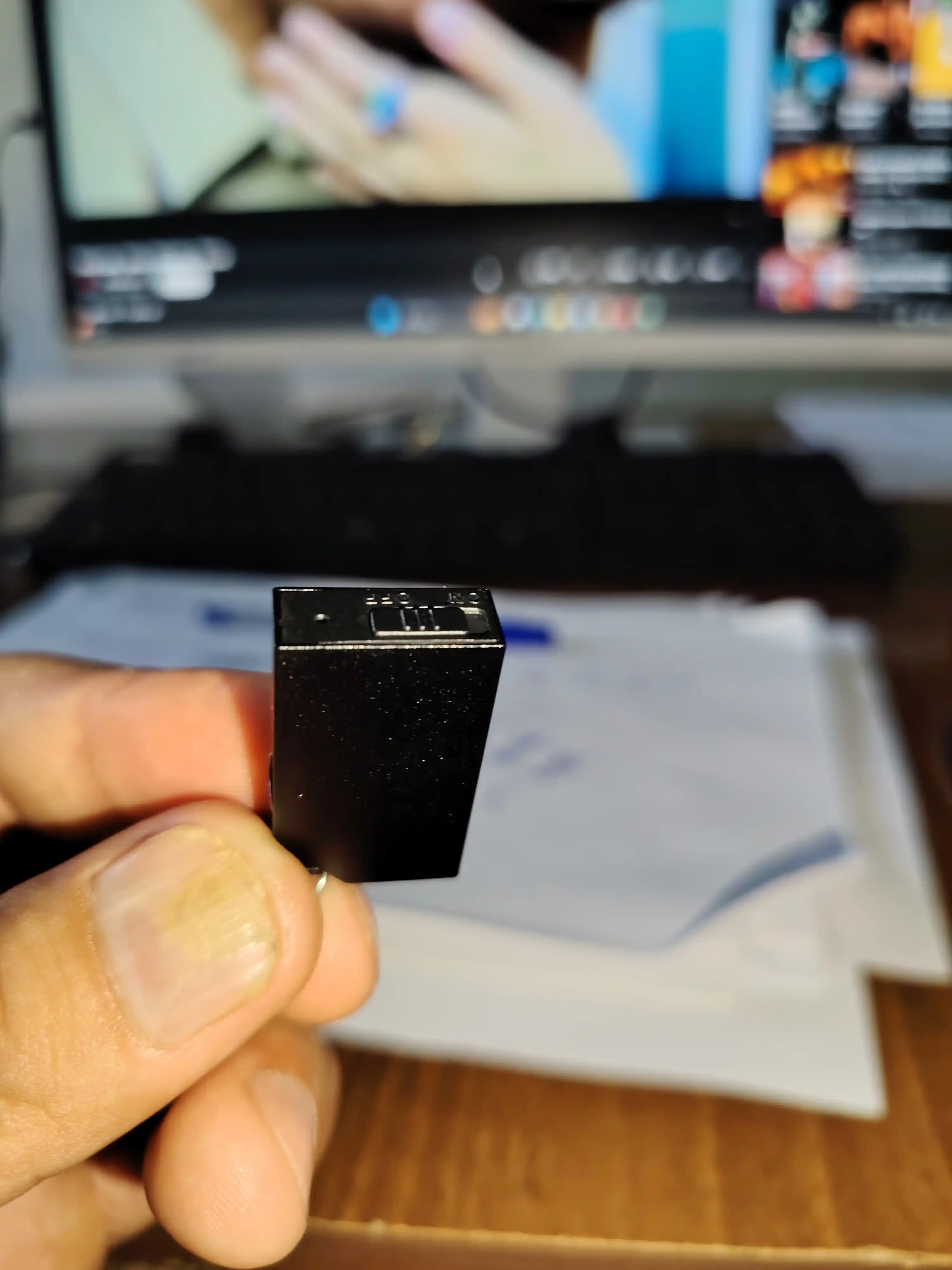 Mini diktofon, 8-10 soat to'xtovsiz ovoz yozadi + zaryadlovchi qurilma, 8 GB