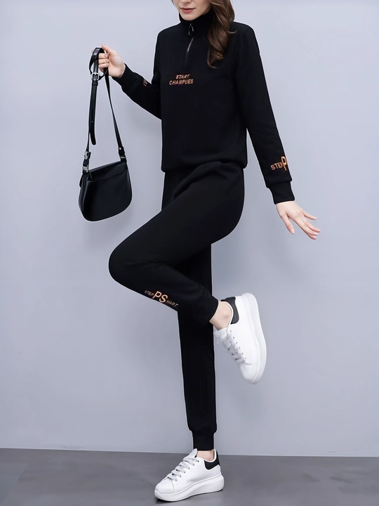Ayollar sport kostyumi