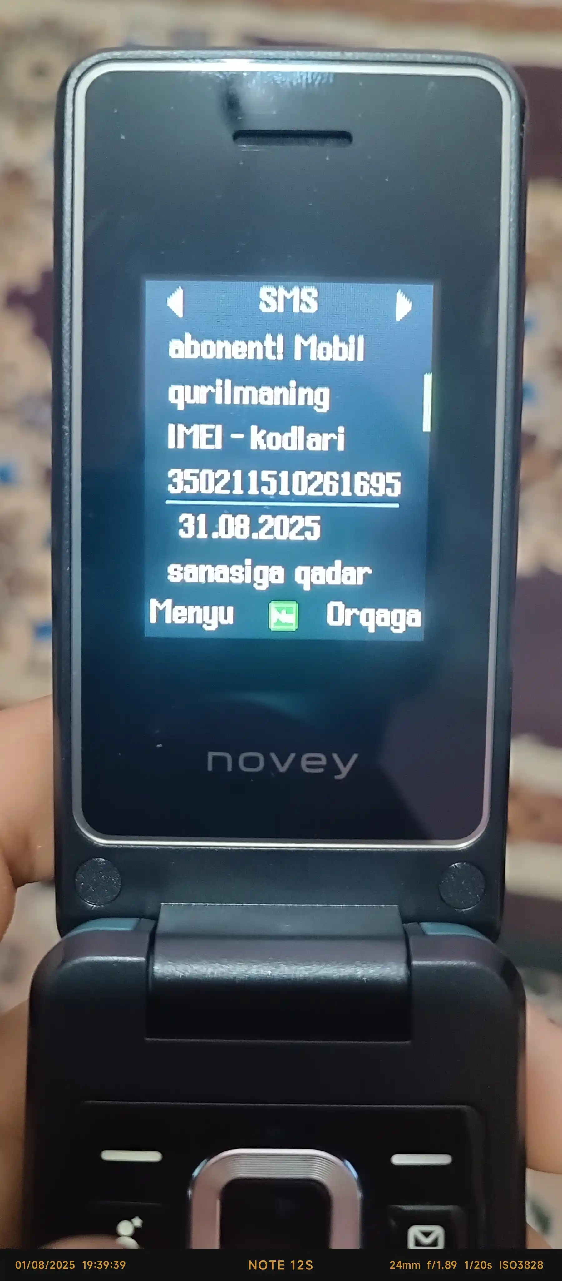 Novey Z320 mobil telefon-raskladushka, 2 SIM, kamera, 3 rang, knopkali telefon
