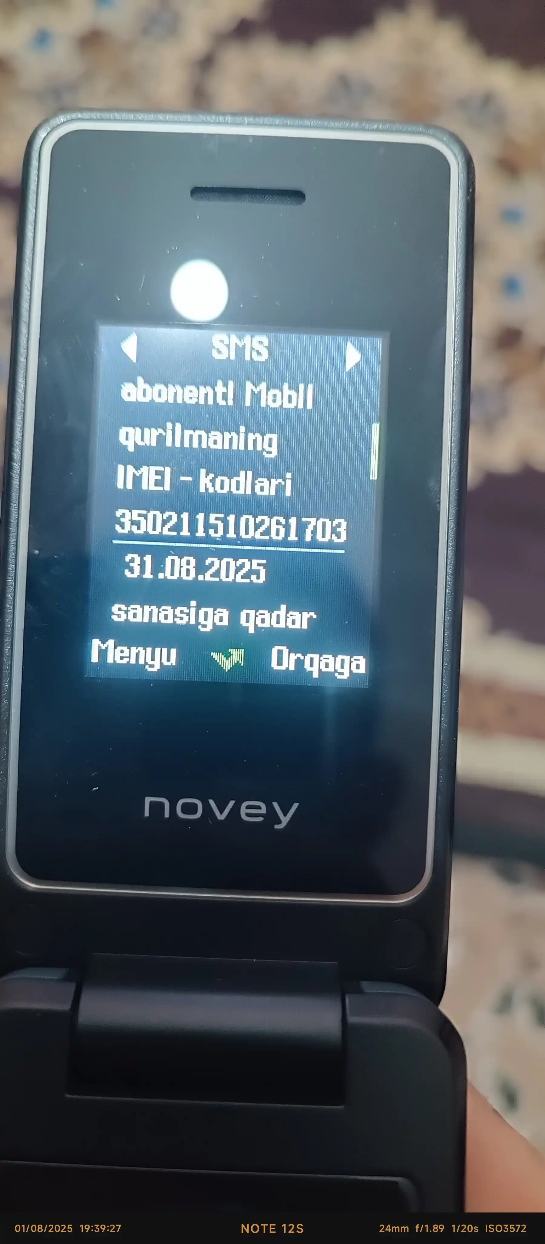 Novey Z320 mobil telefon-raskladushka, 2 SIM, kamera, 3 rang, knopkali telefon
