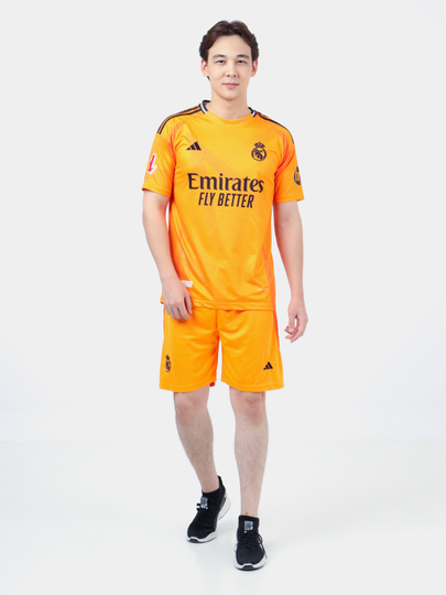 Futbol formasi "Real Madrid", safar va uy uchrushuvlari uchun 2025 / 2026 - 
