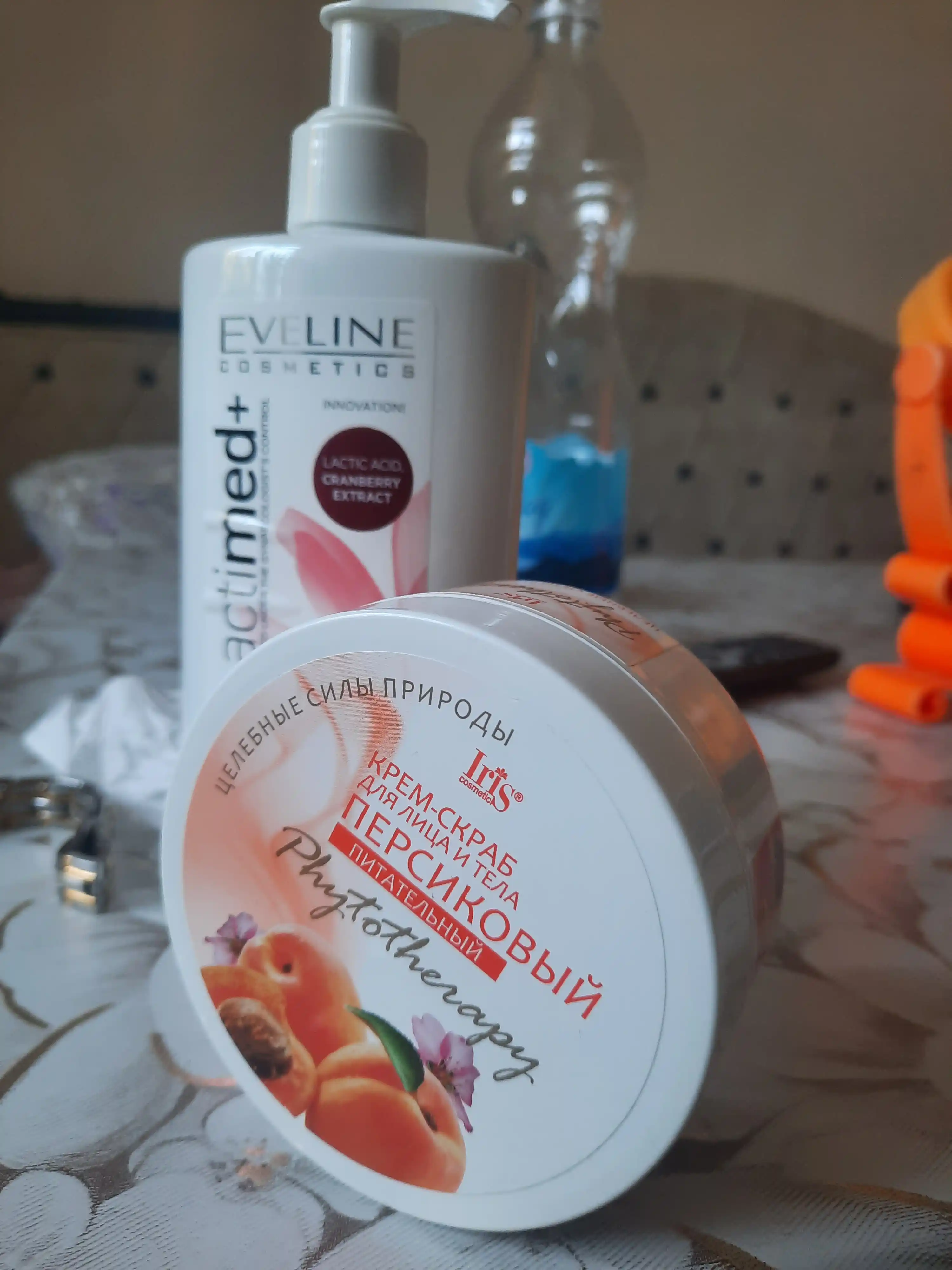 Intim gigiyena uchun Eveline Lactimed+ SOS 3 tasi 1 da geli, 250 ml