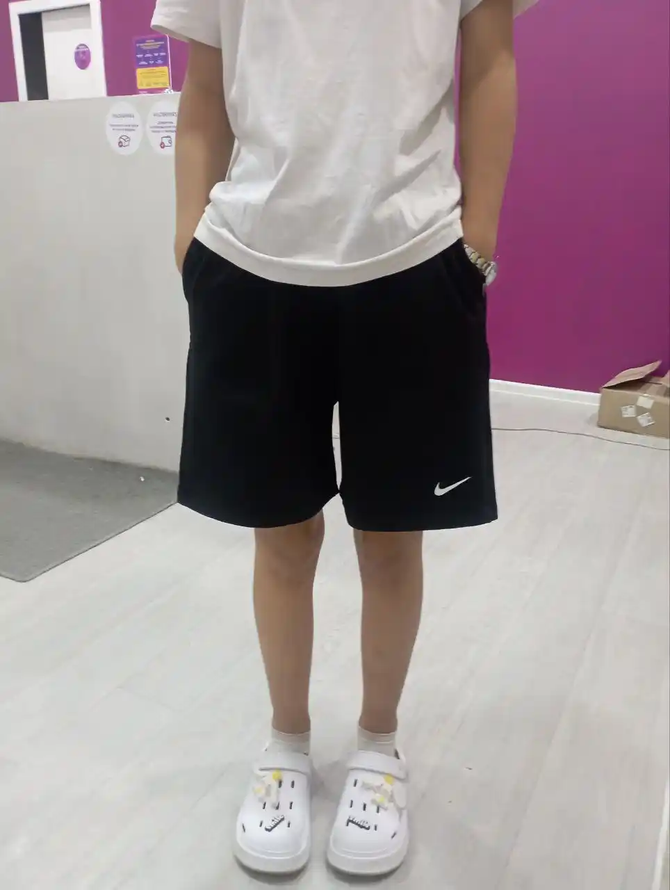 Ayollar uchun sport shortlari Nike