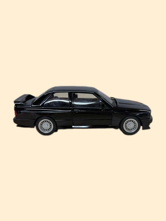 1:32 kolleksiya mashinasi - BMW E30