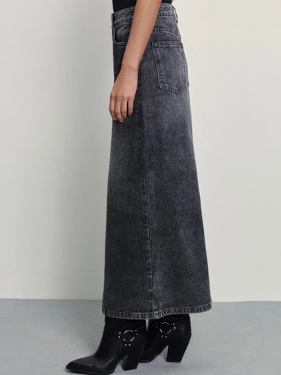 Yubkalar ostidagi jinsiy aloqani tomosha qiling