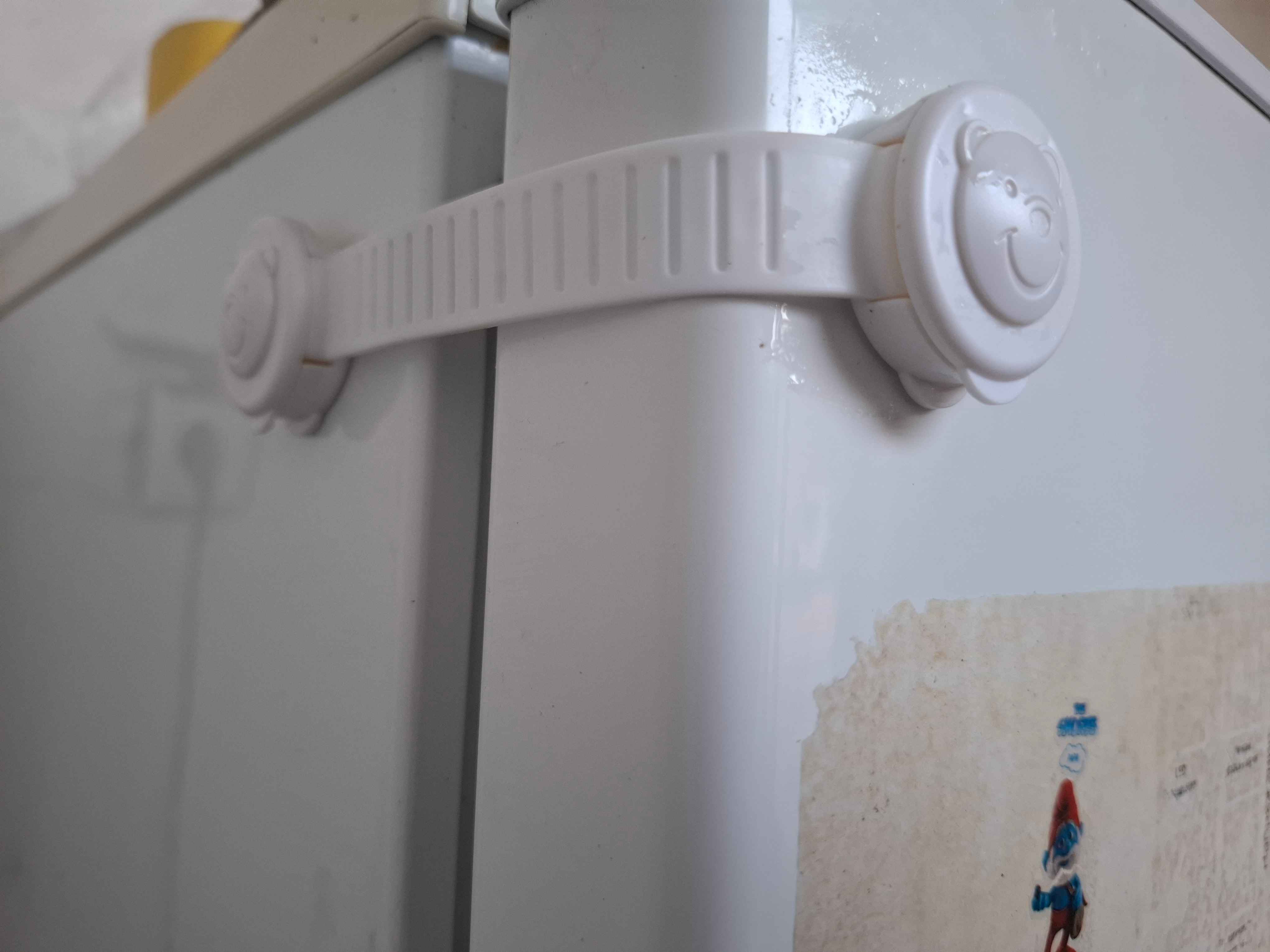 Mebel eshiklari va tortmalari uchun blokirator, bolalar uchun