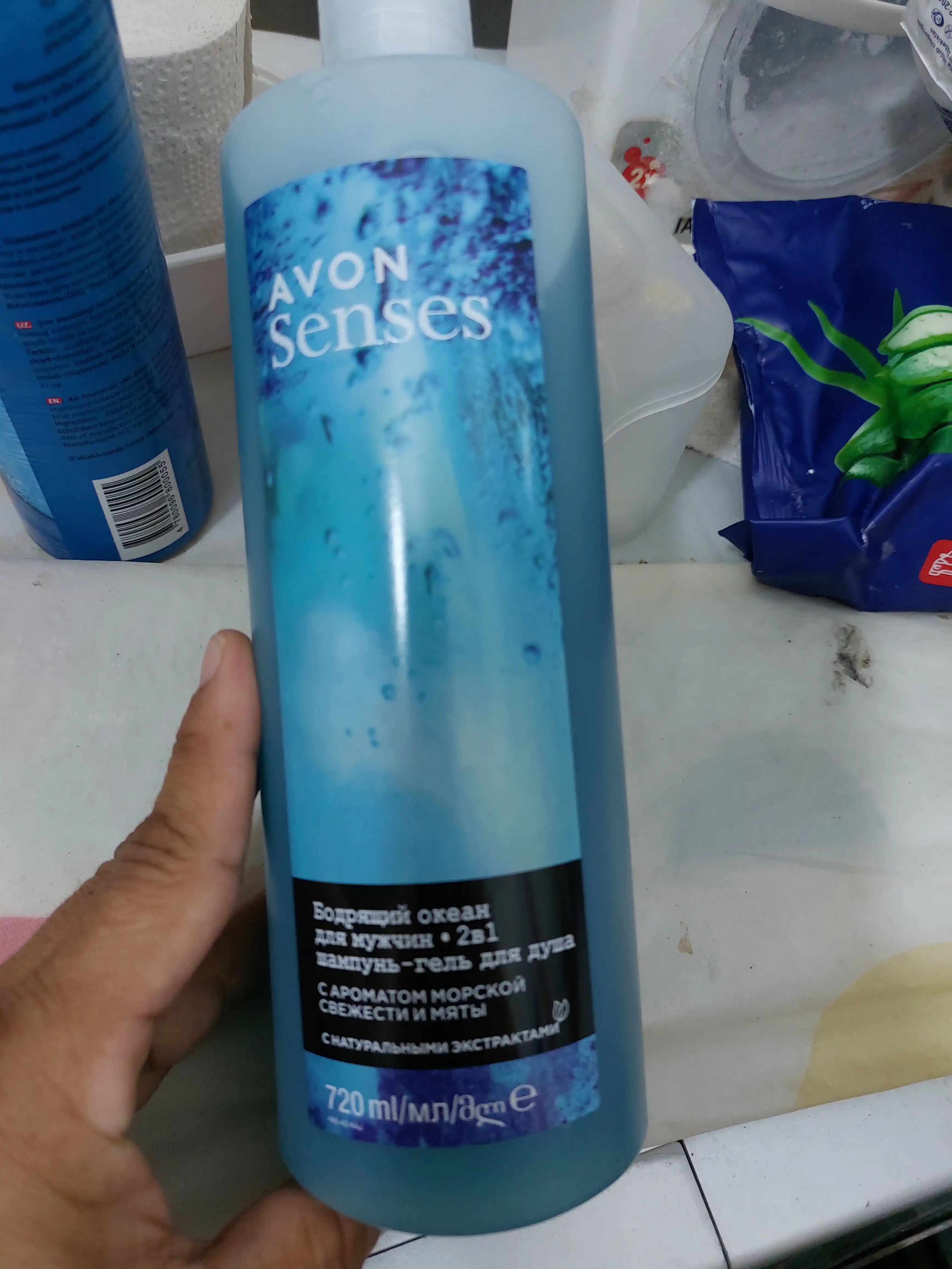 Dush uchun gel Avon Senses Tetiklantiruvchi okean, 720 ml