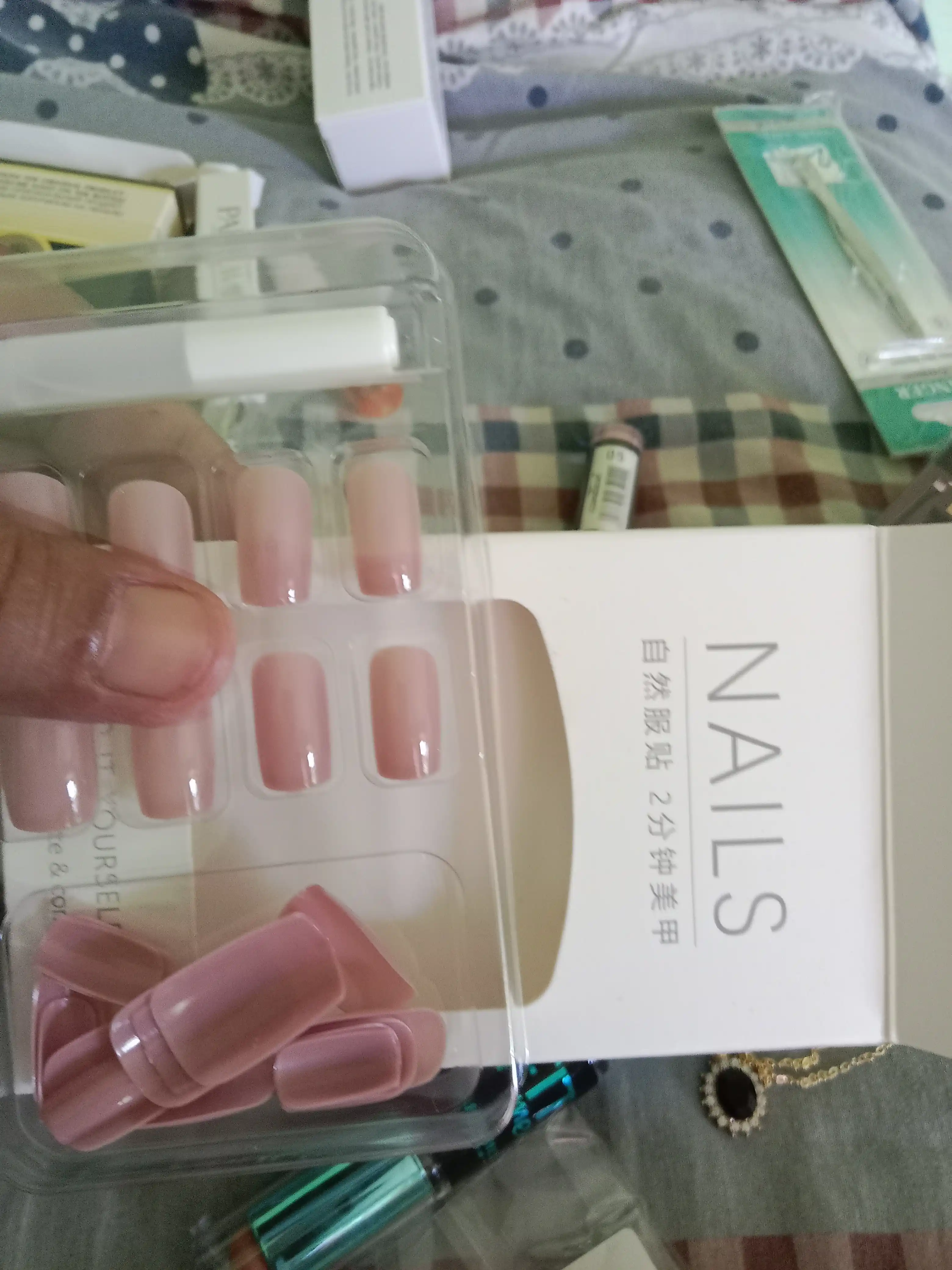 Накладные ногти 
