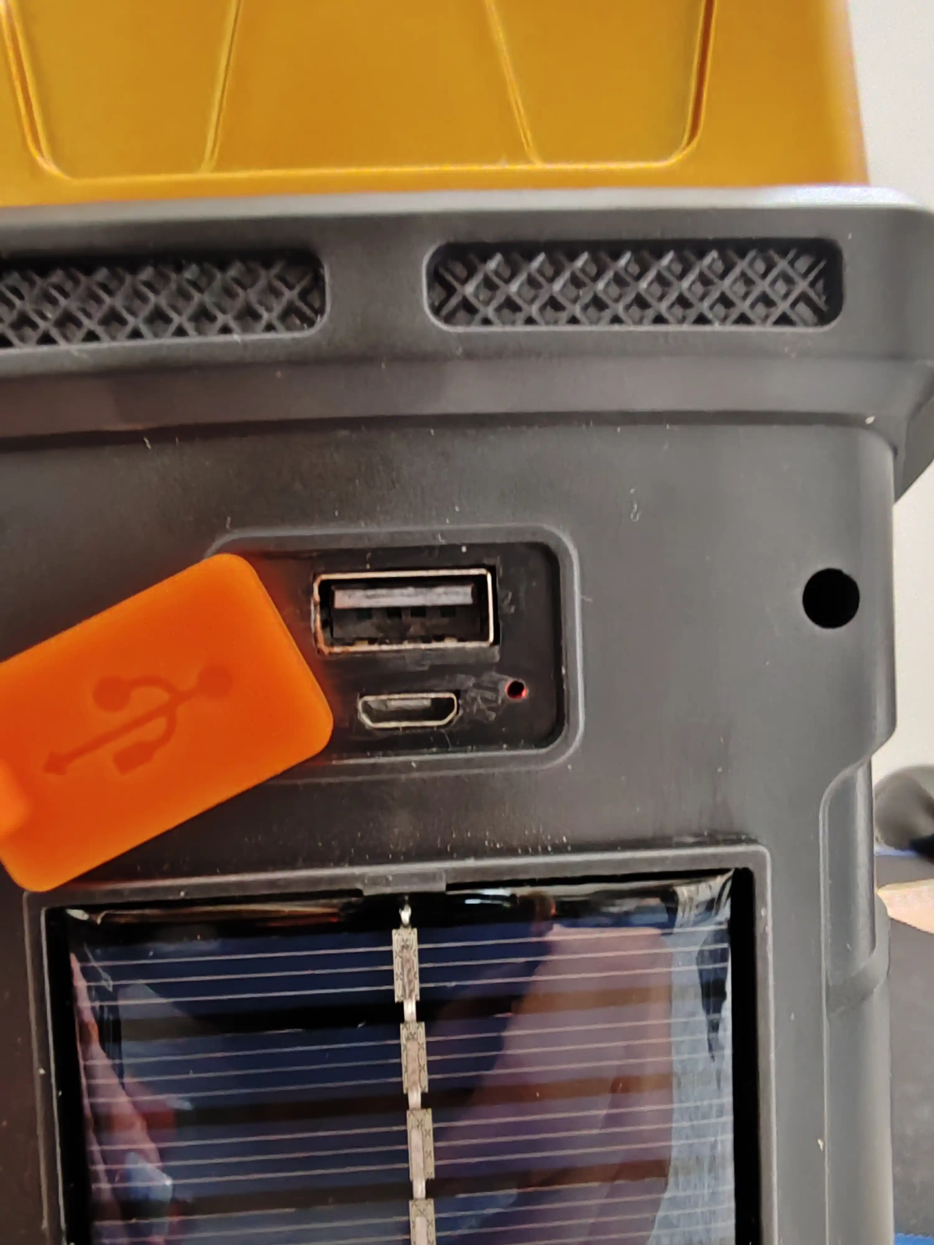 Solar Max Pro – Фонарь с солнечной панелью и Power Bank