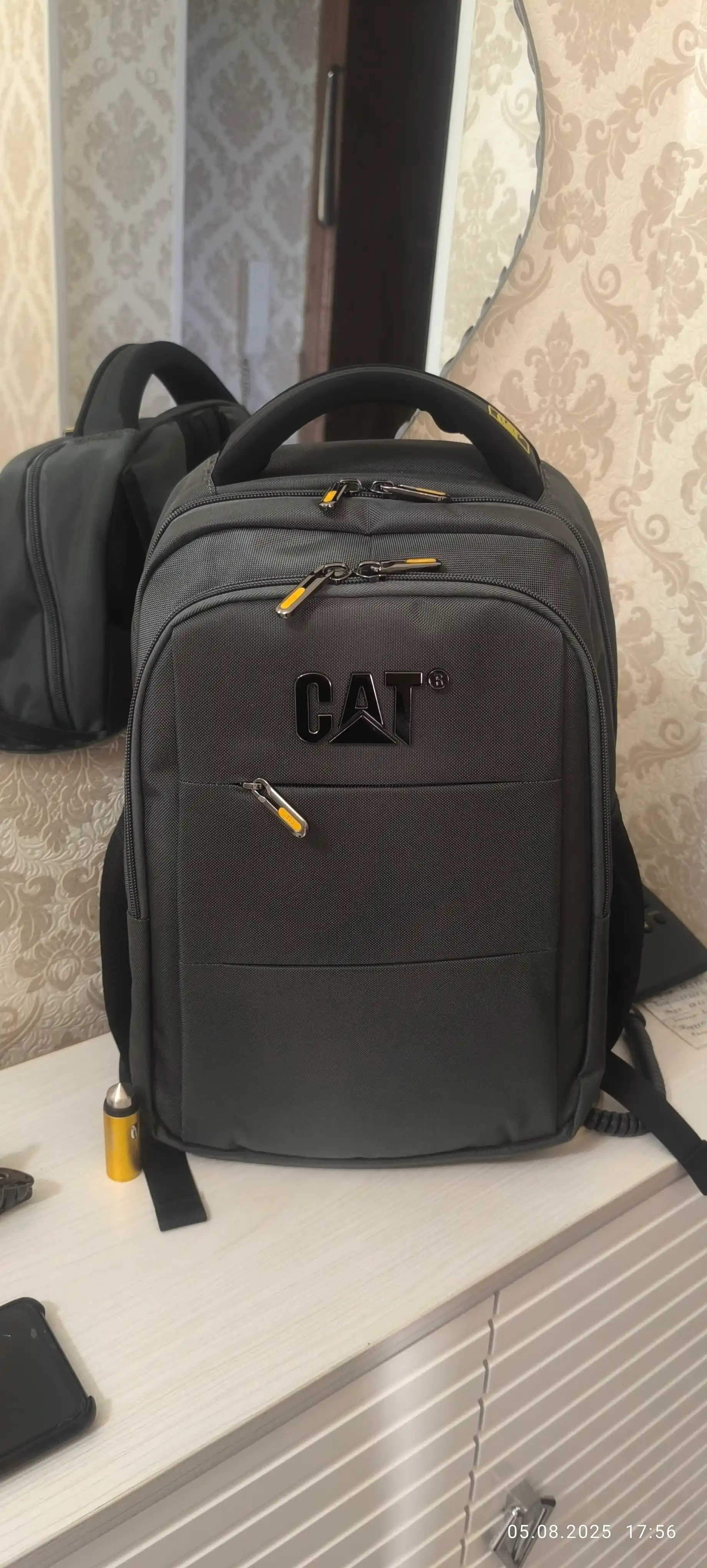 Maktab va noutbuk uchun erkaklar ryukzagi Caterpillar CAT: shahar, sport va o'quv uchun