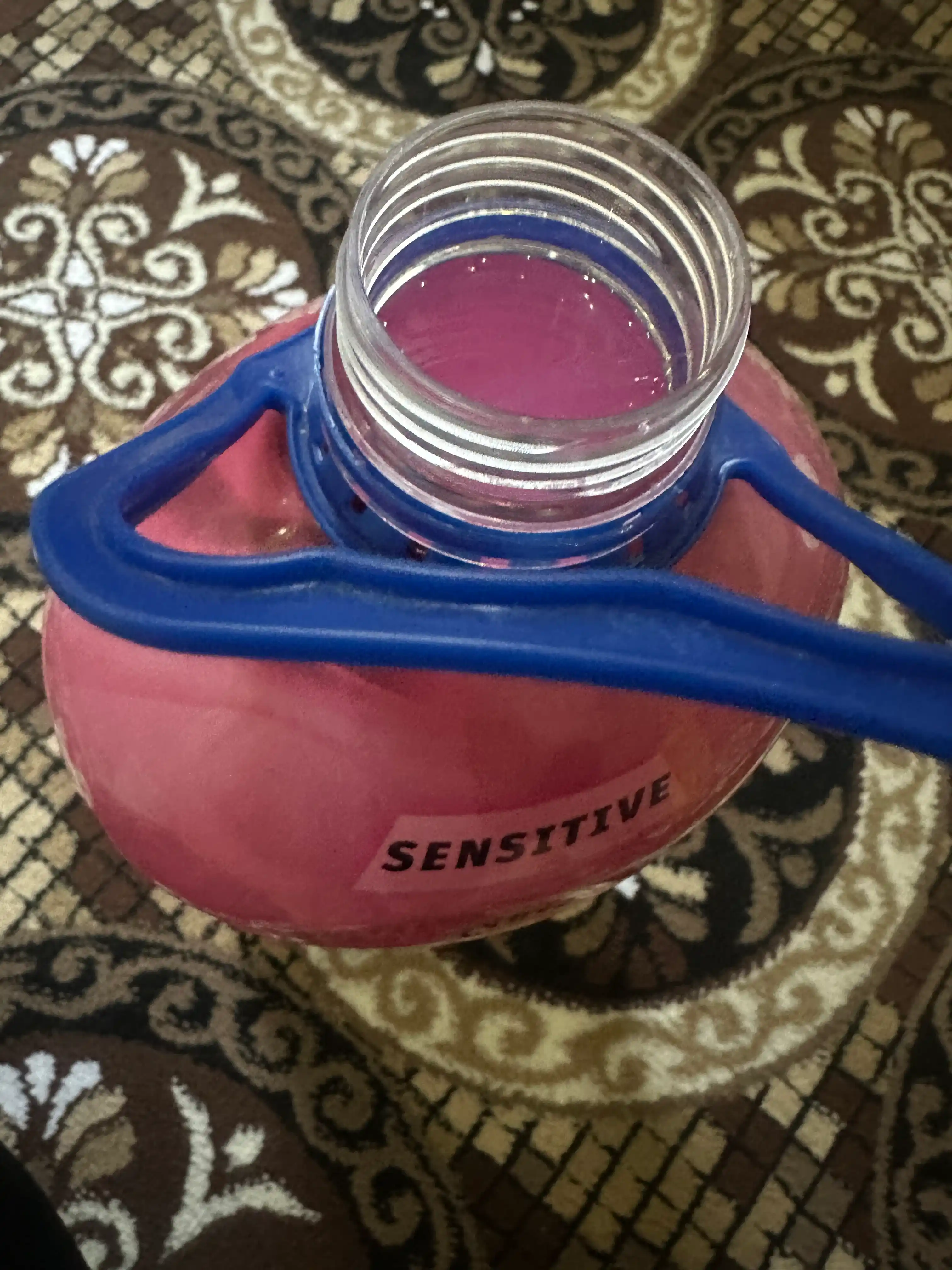 Kir yuvish uchun konditsioner YUMSA, kiyimlarga hid beradi, 1440 ml, 3 kg