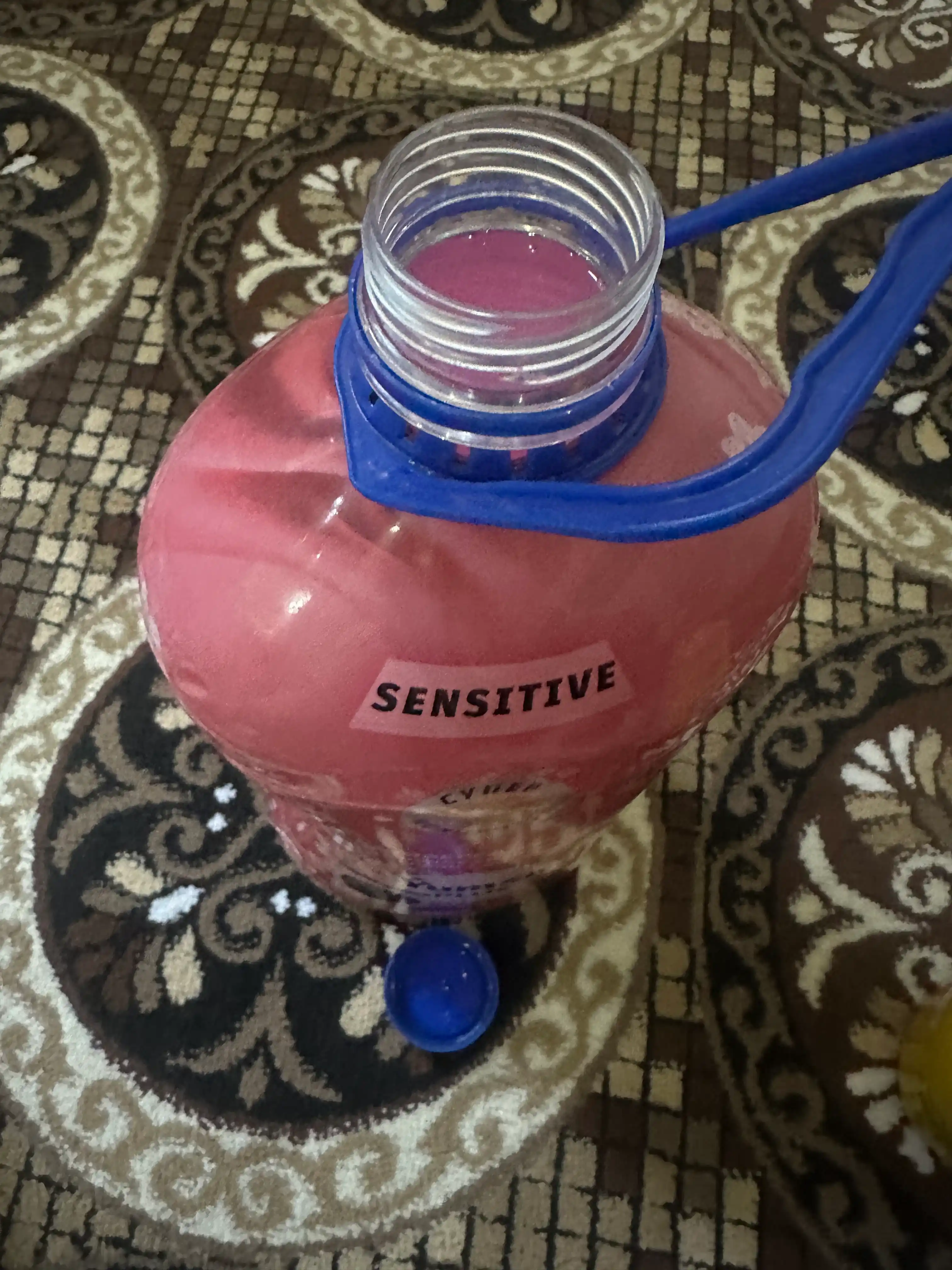 Kir yuvish uchun konditsioner YUMSA, kiyimlarga hid beradi, 1440 ml, 3 kg