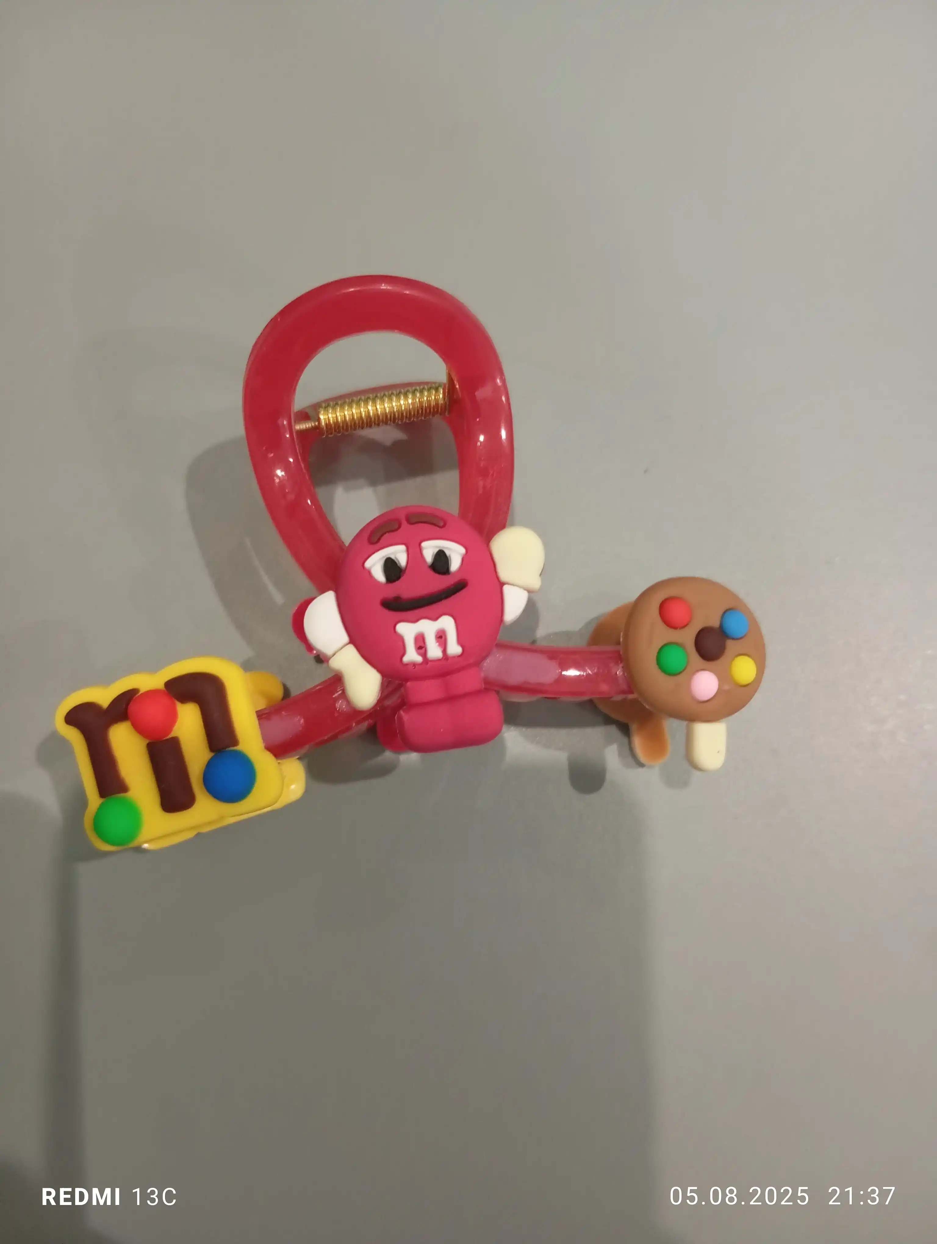 Креативный крабик для волос M&M