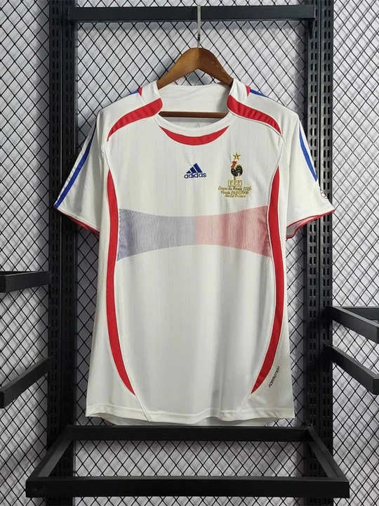 Milan, "Real Madrid", "Barselona", "Arsenal", "Angliya" retro futbol formalari