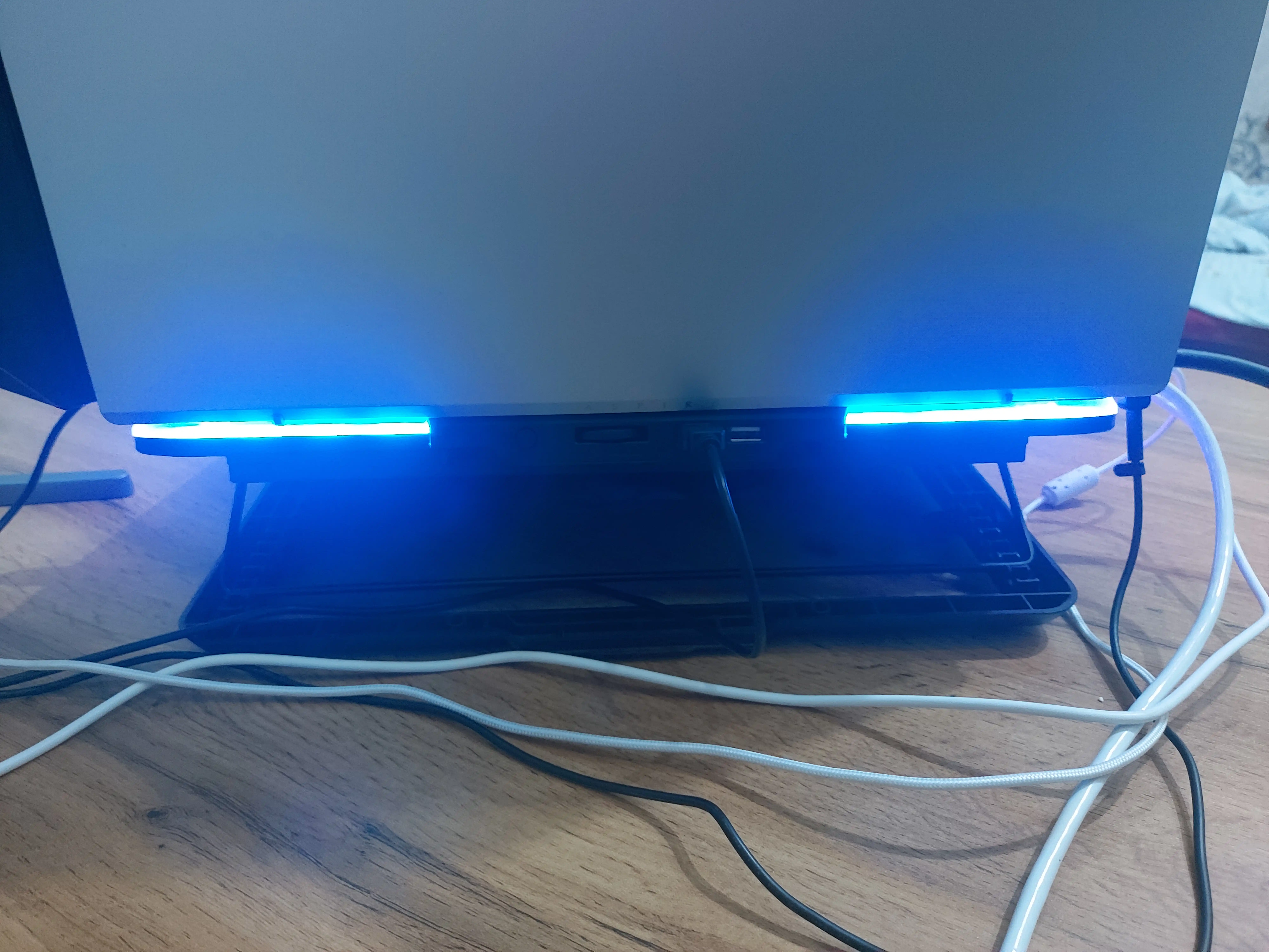 Подставка для ноутбука охлаждающая  с RGB подсветкой