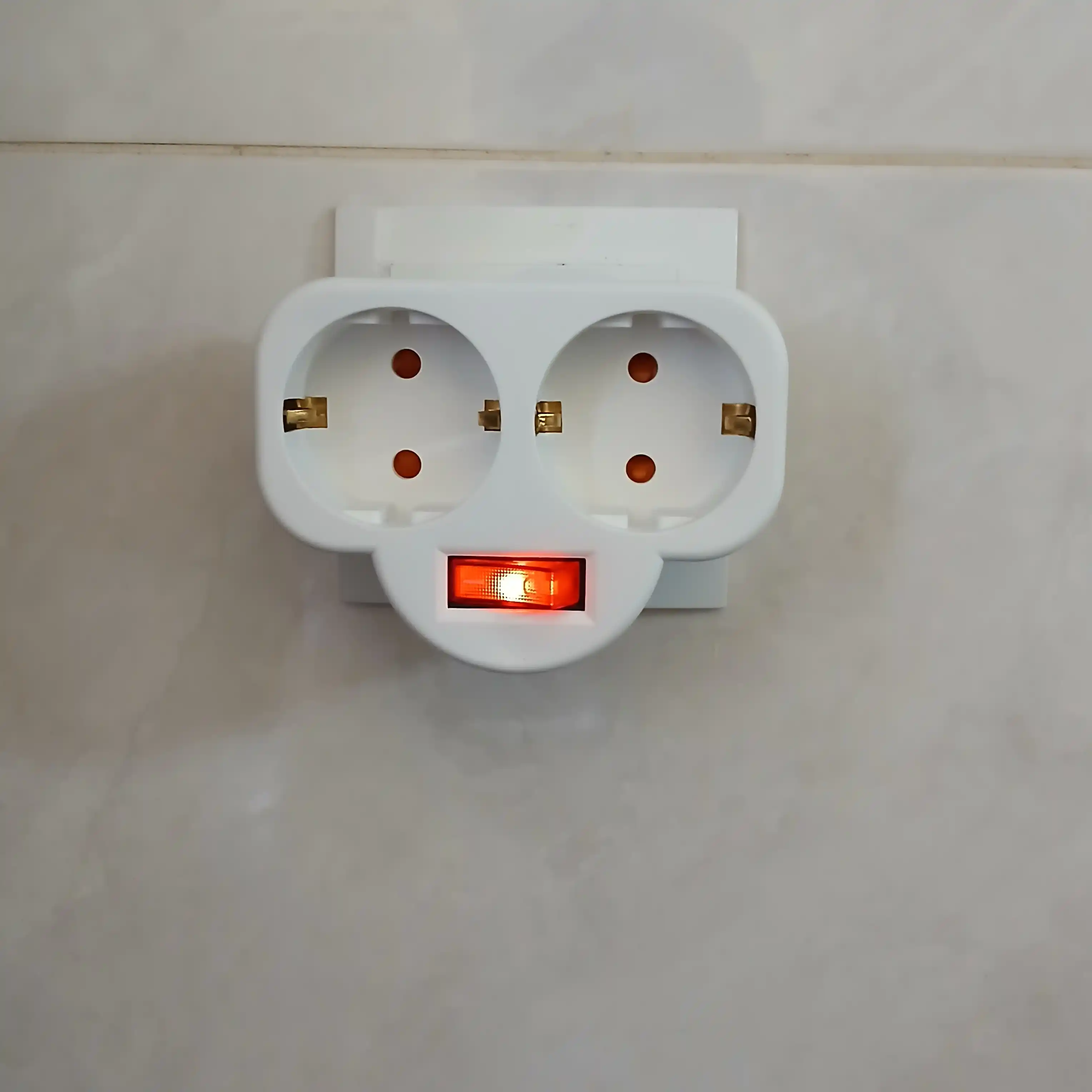 Troynik, perexodnik Beshr, 2/3 rozetka, maxkam korpus, evrovilka, zazemleniyasiz, adapter