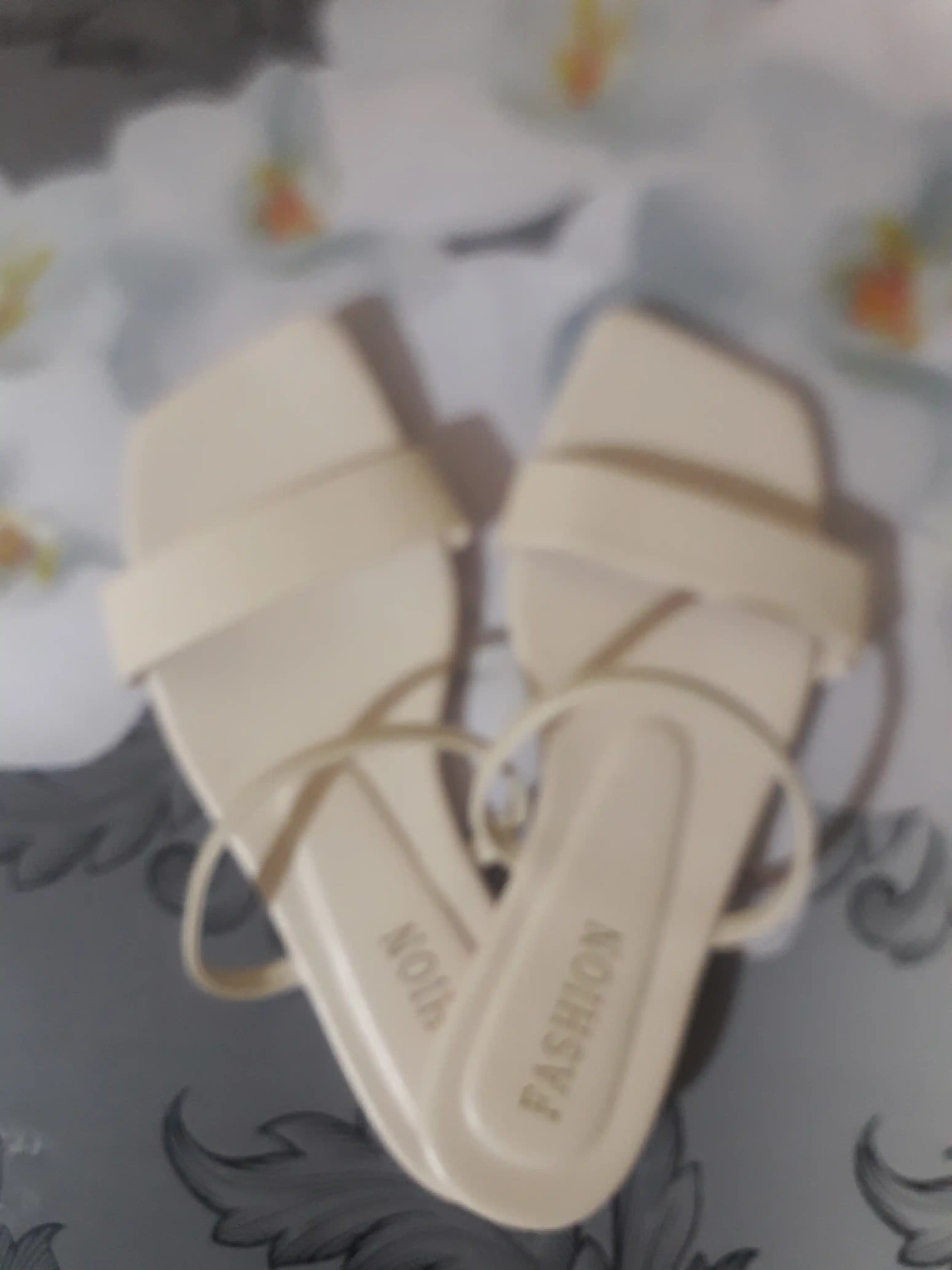Ayollar botinkasi, yozgi sandal, shippak, shippak, kichik o‘lchamli