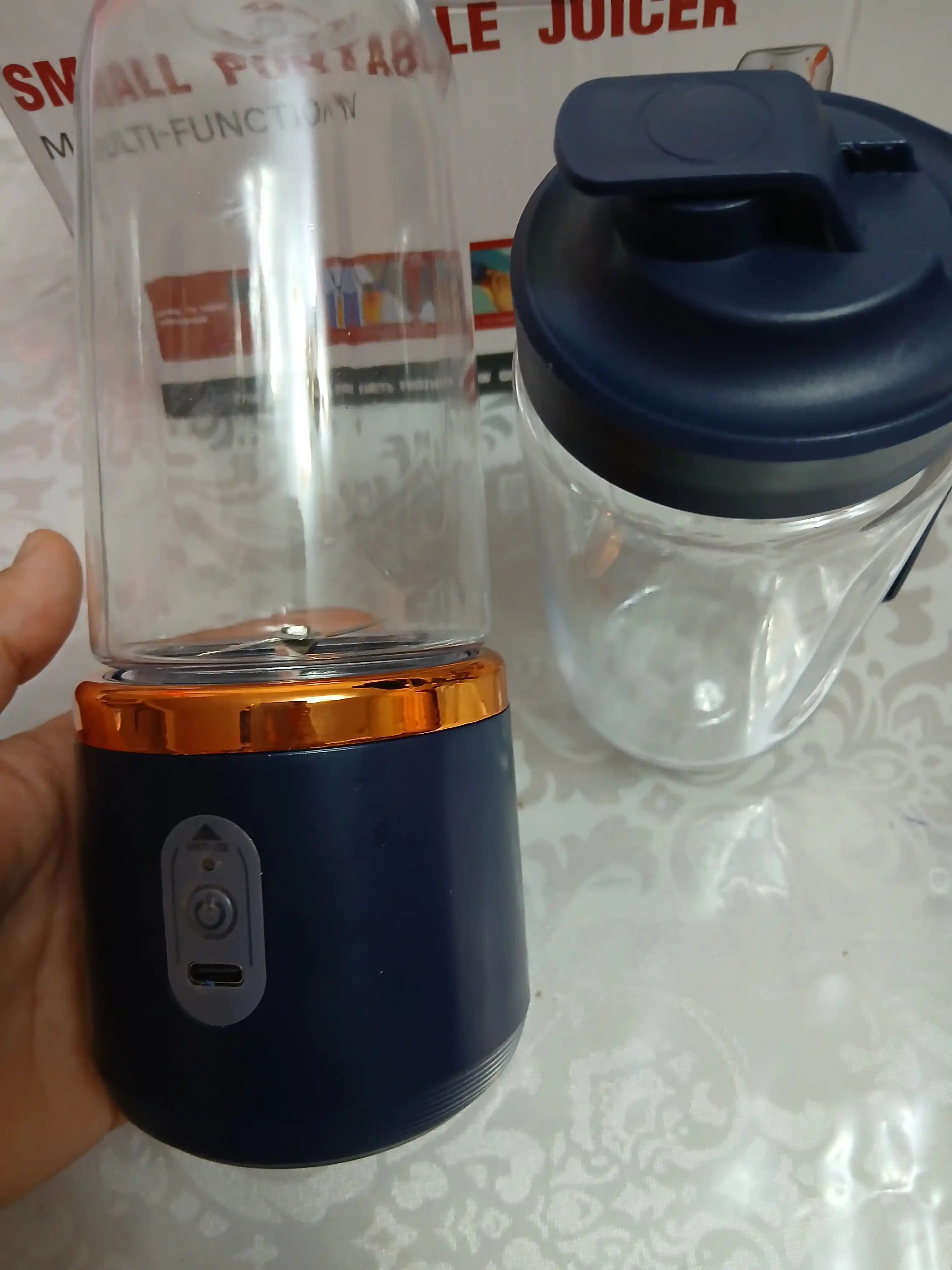 Smuzi va kokteyllar uchun simsiz mini blender, portativ