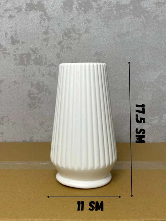 Gullar uchun guldon, plastik