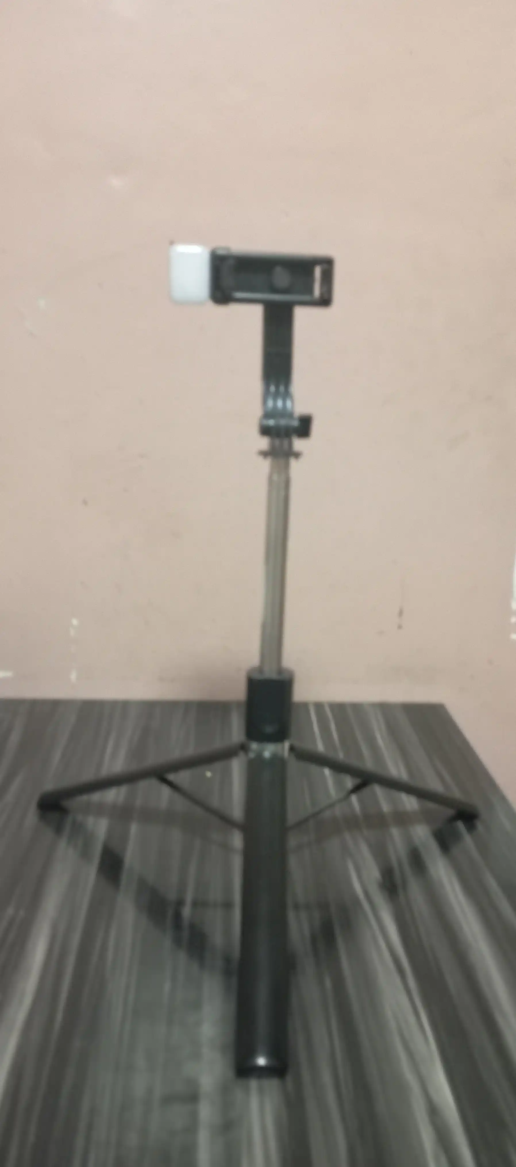 Telefon uchun shtativ, selfi uchun monopodi, Bluetooth pulti va chiroq bilan, 170 sm