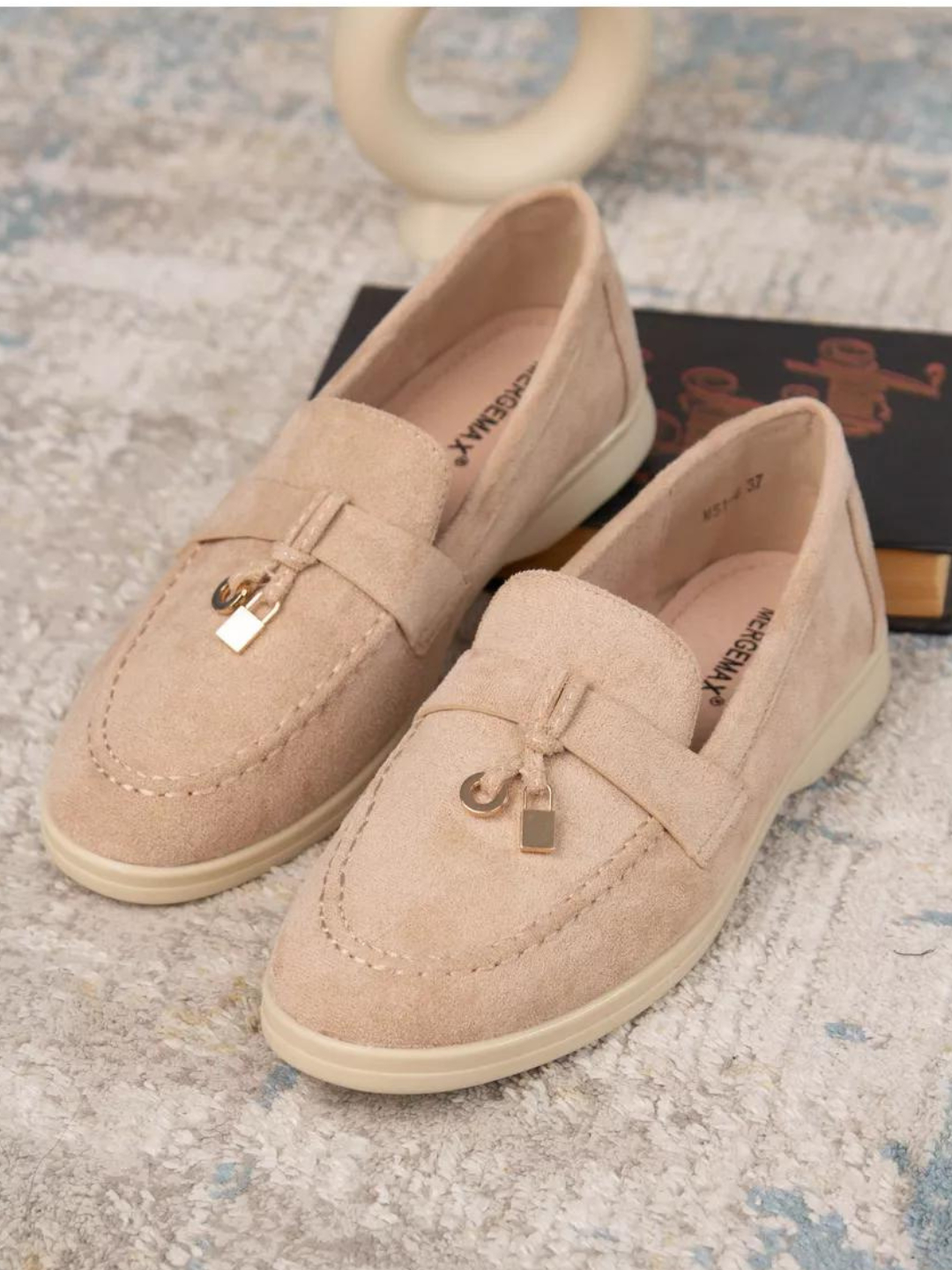 Bu surat ajoyib, it uslubida.