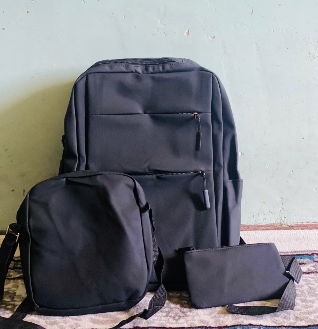 Ekocharmdan tayyorlangan maktab ryukzagi, o‘smirlar va kattalar uchun 3 ta 1 da to‘plam