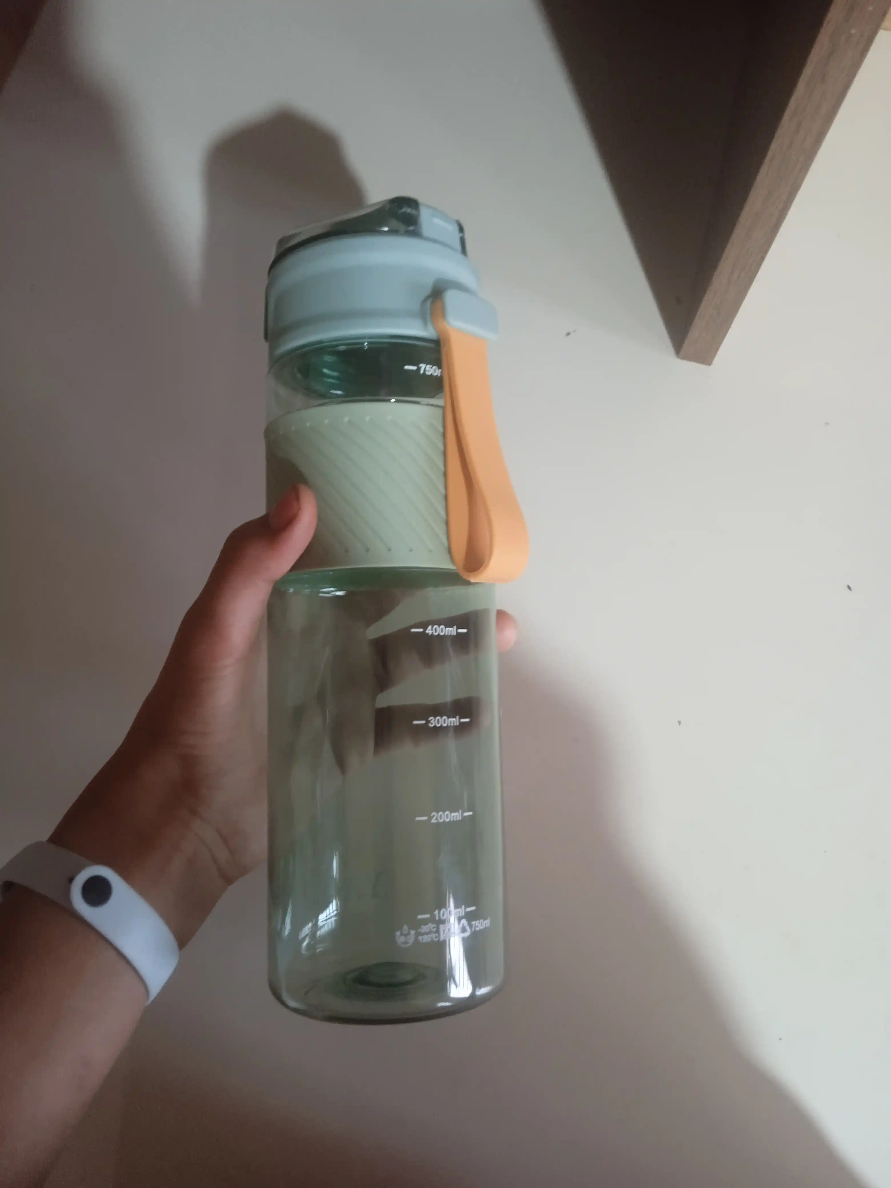 Suv uchun sport idishi, silikon belbog' va qulf bilan, 780 ml