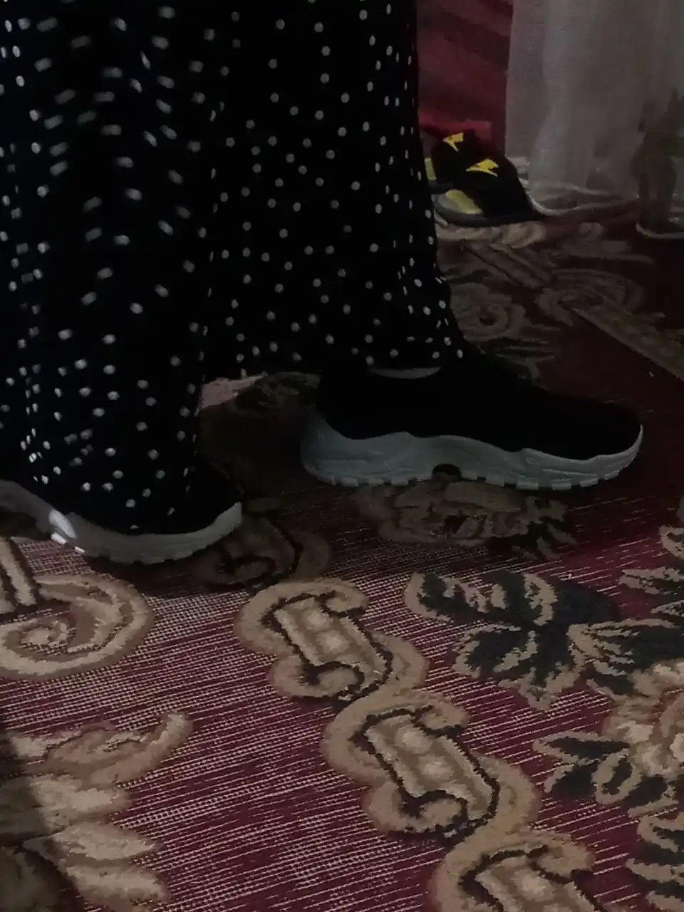 Ayollar sport krossovkasi