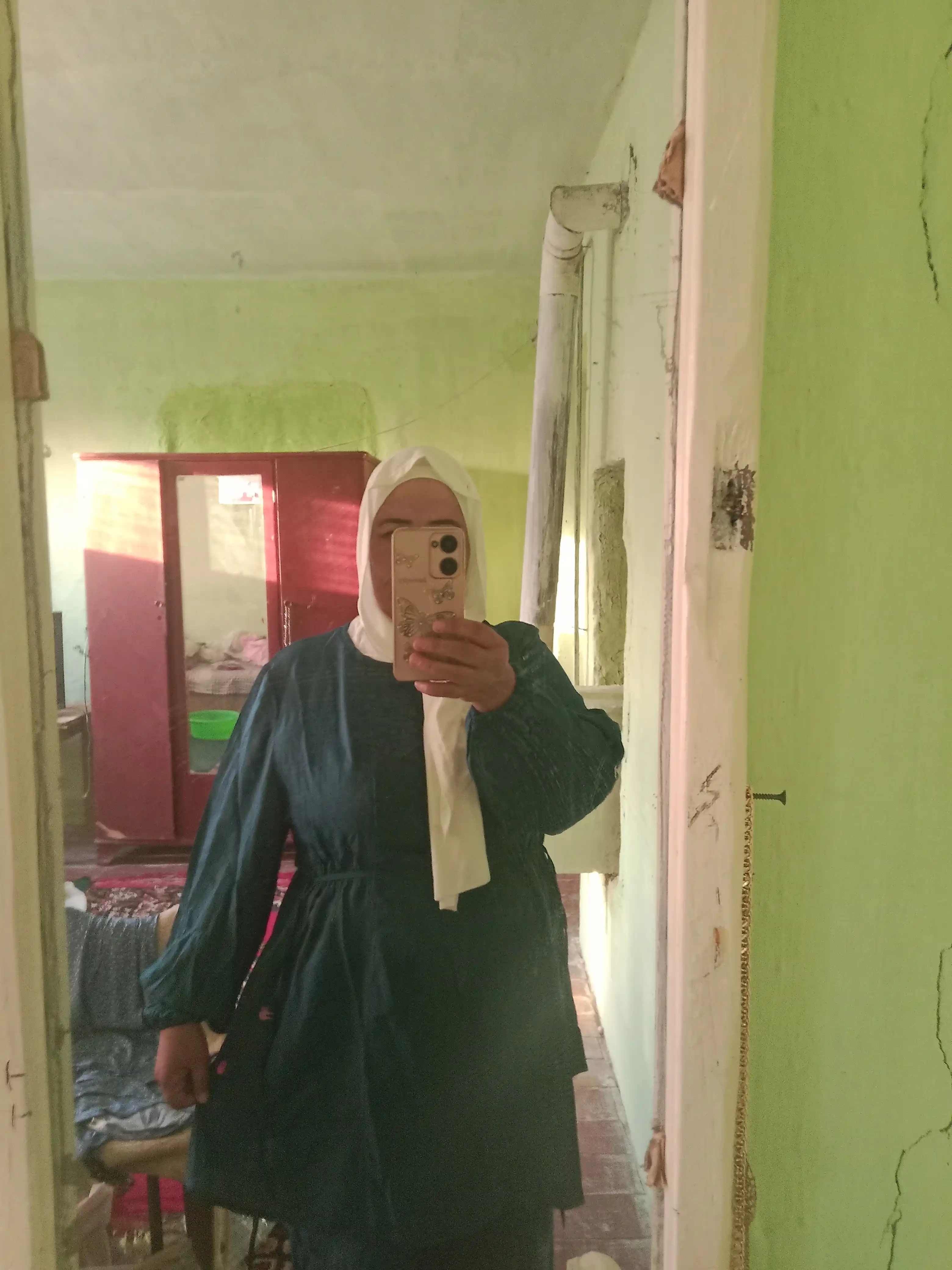 Yozgi yengil va yupqa dvoyka: keng shim va uzun kofta, havo o'tkazuvchan