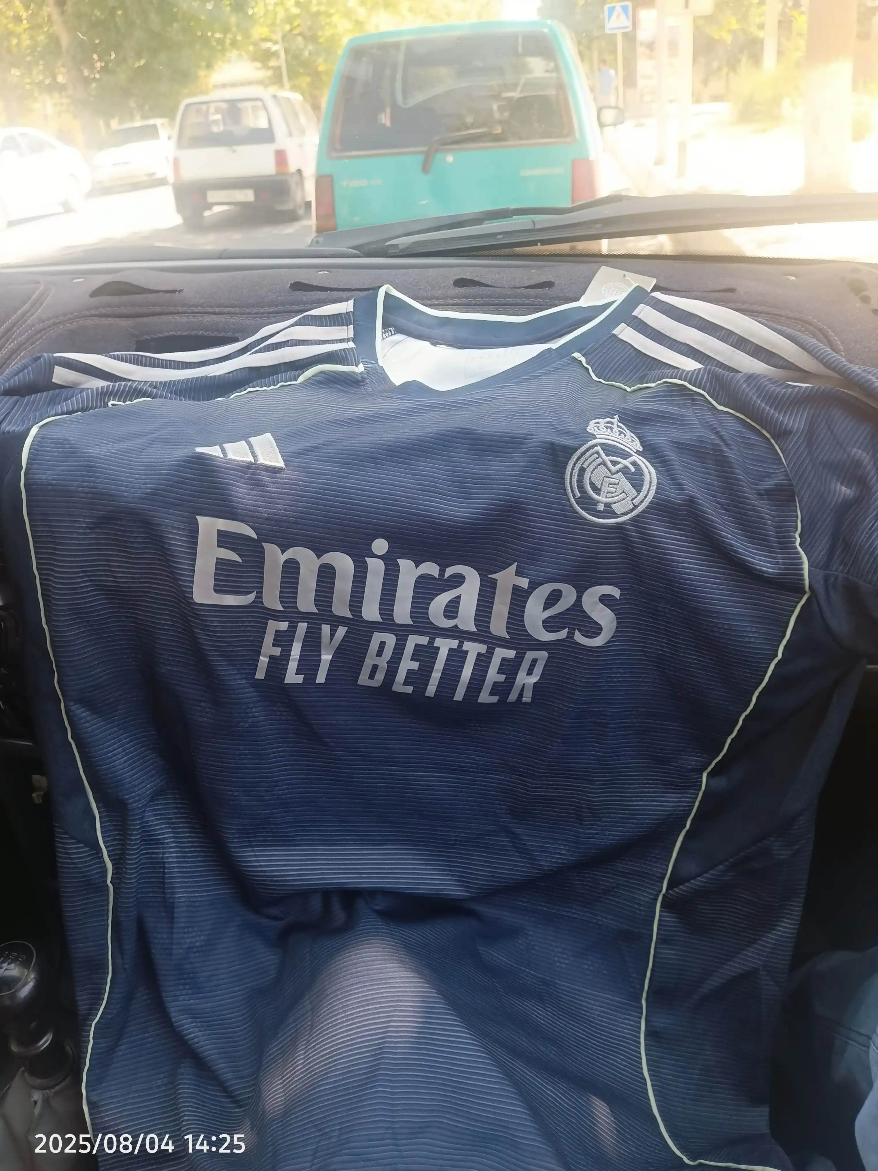 Real Madrid futbol formasi, 2025–2026 yilgi, safar va uy o‘yinlari uchun