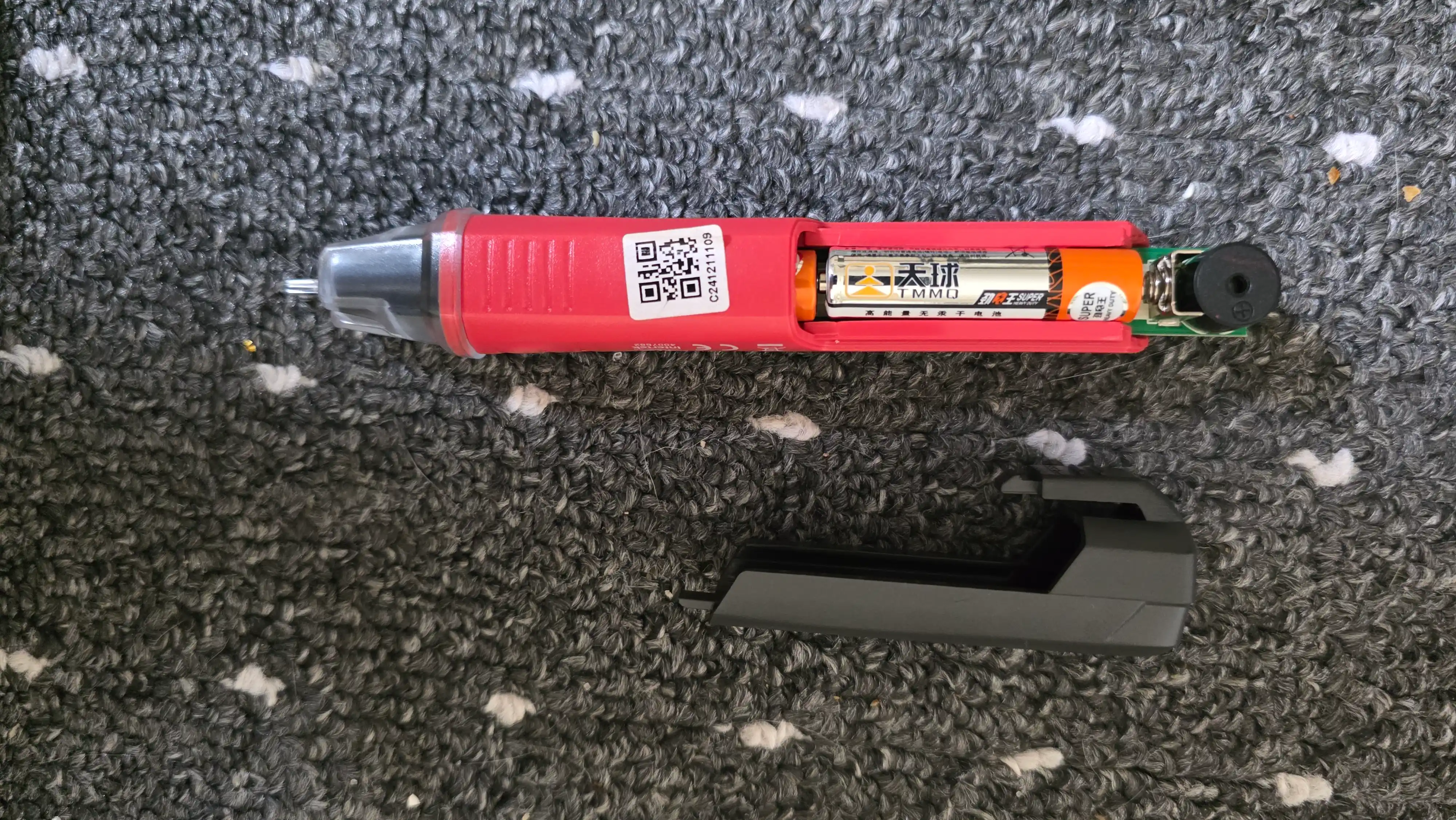 Kontaktsiz detektor, indikator UNI-T UT12D
