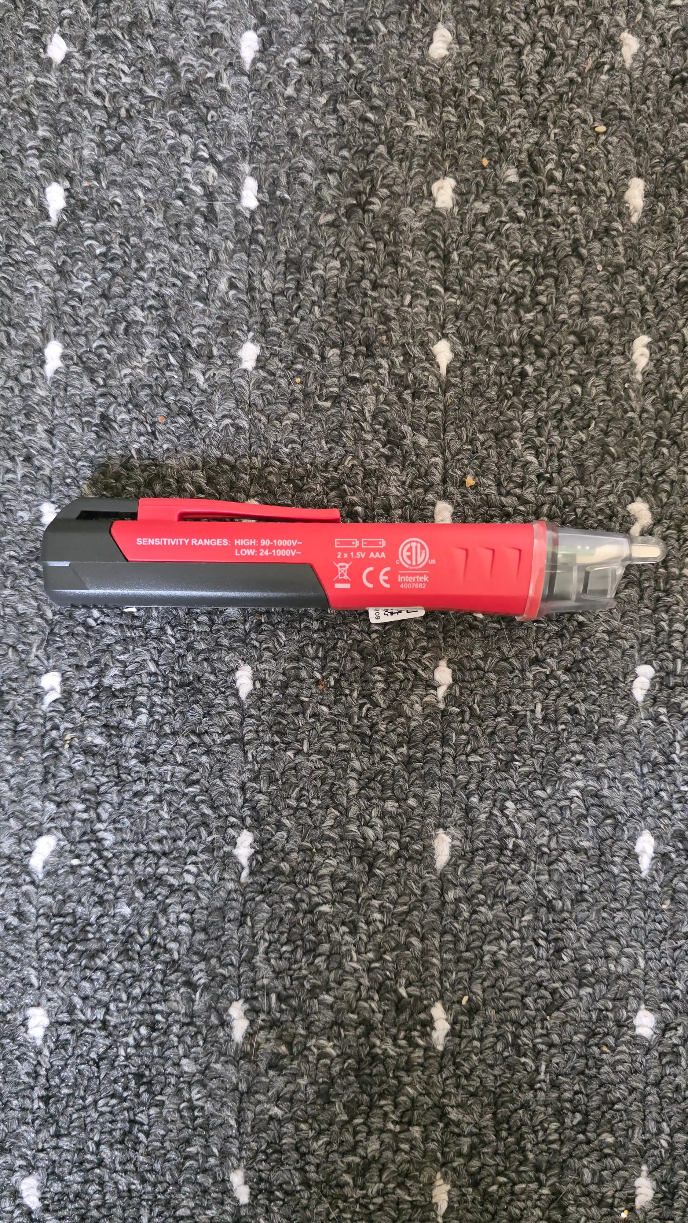 Kontaktsiz detektor, indikator UNI-T UT12D