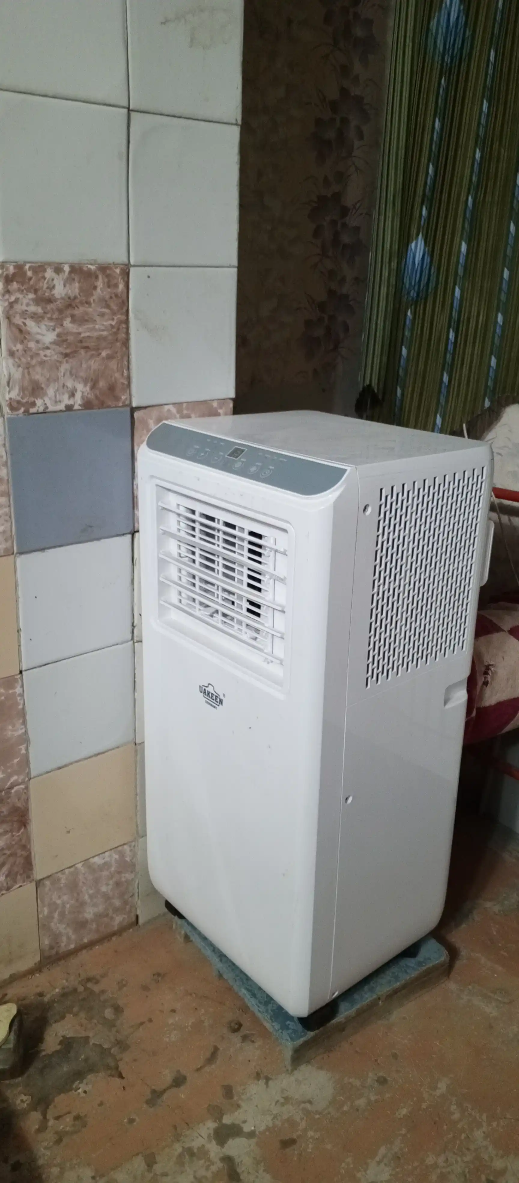 Mobil konditsioner, polga, frionli, isitish funksiyasi bilan Uakeen ZL-1207