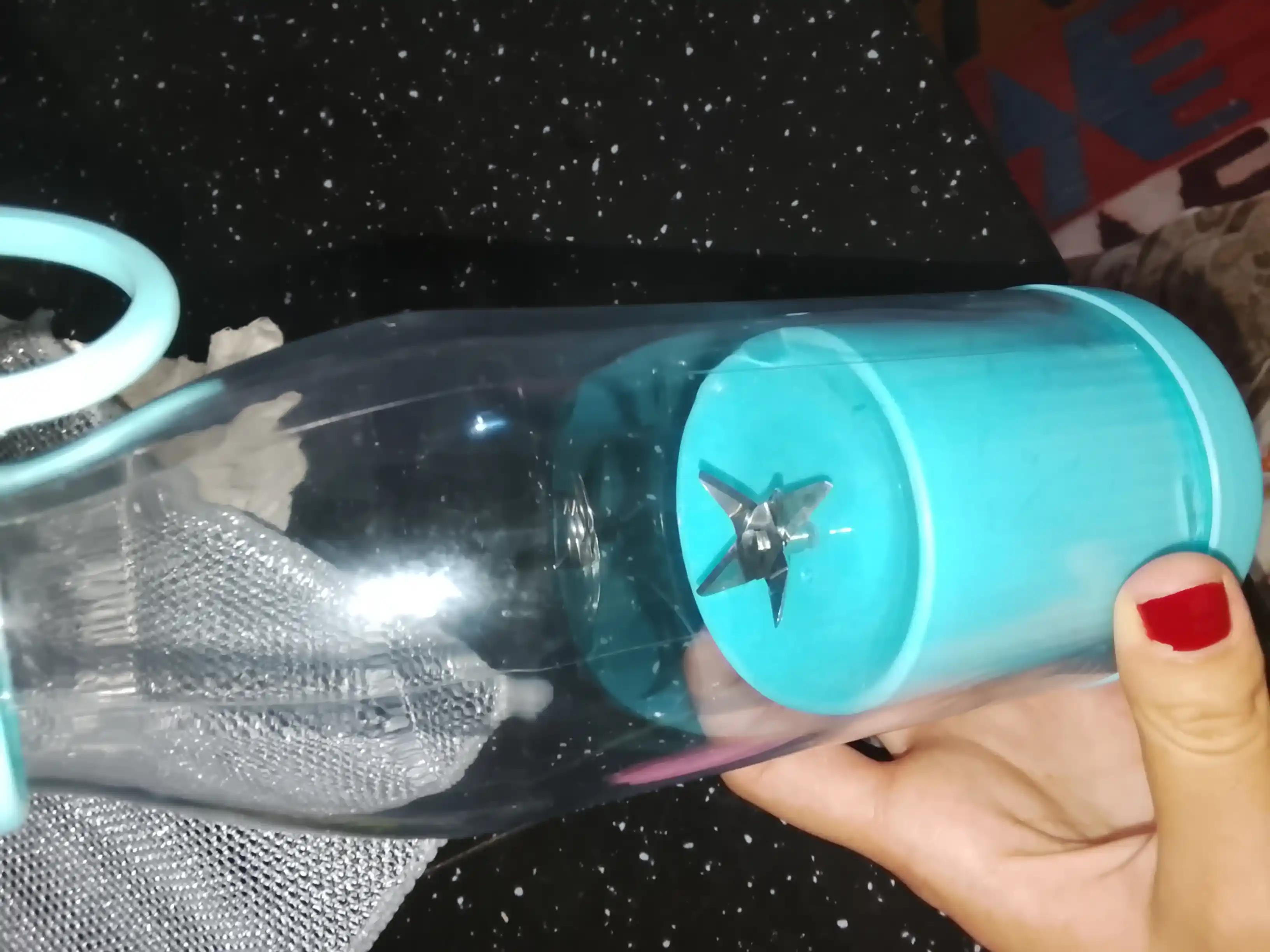 Mini blender, silkitgich, smuzi va kokteyllar uchun, sport ovqatlanishi