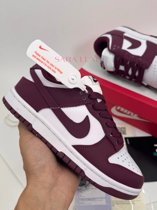 Кроссовки Nike , размер в размер, есть коробка, документы, подарок шнурки 2 шт