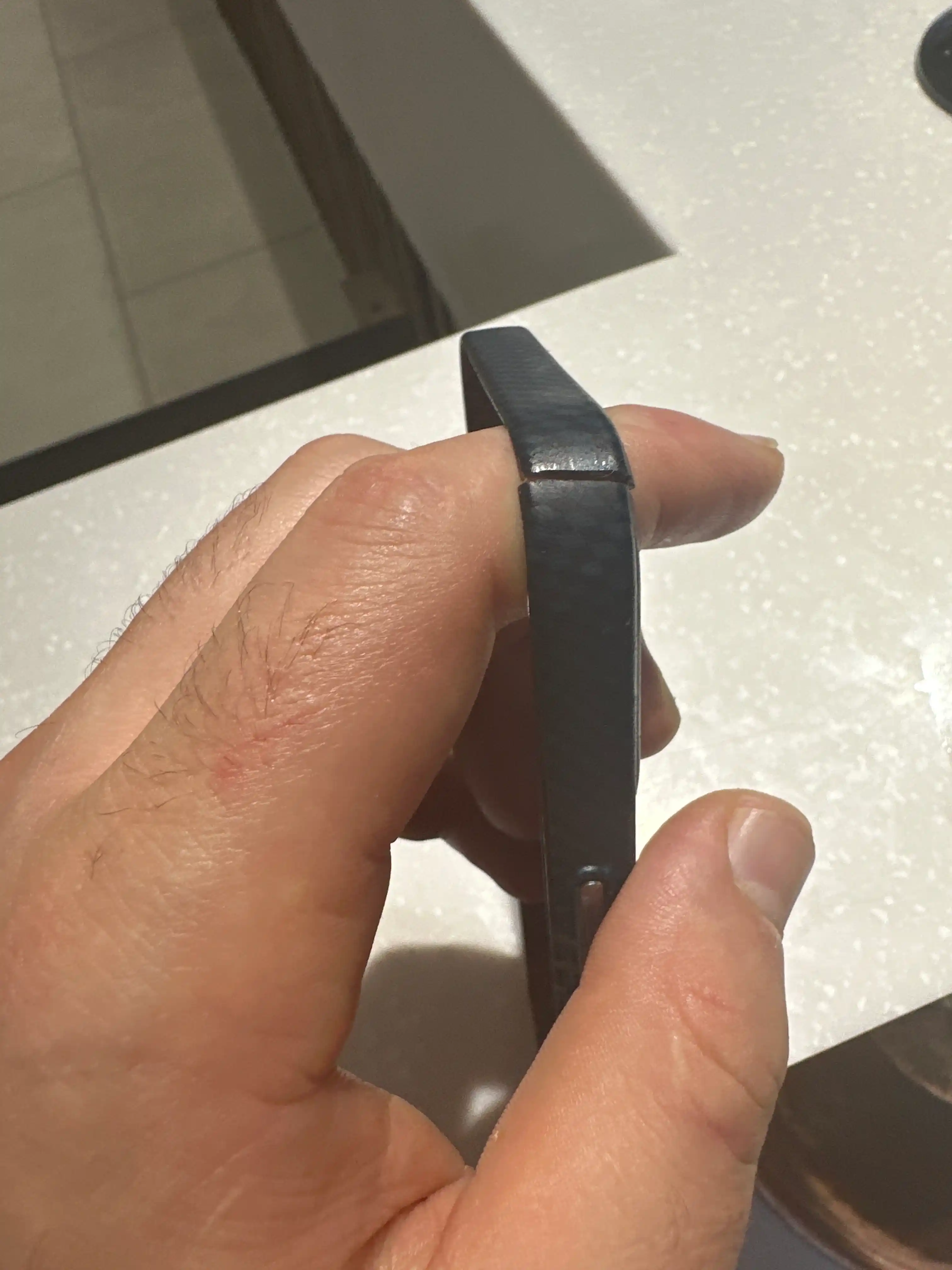 Чехол для iPhone 13, 14, 15, 16, 17 Pro, Max с MagSafe имитация карбона