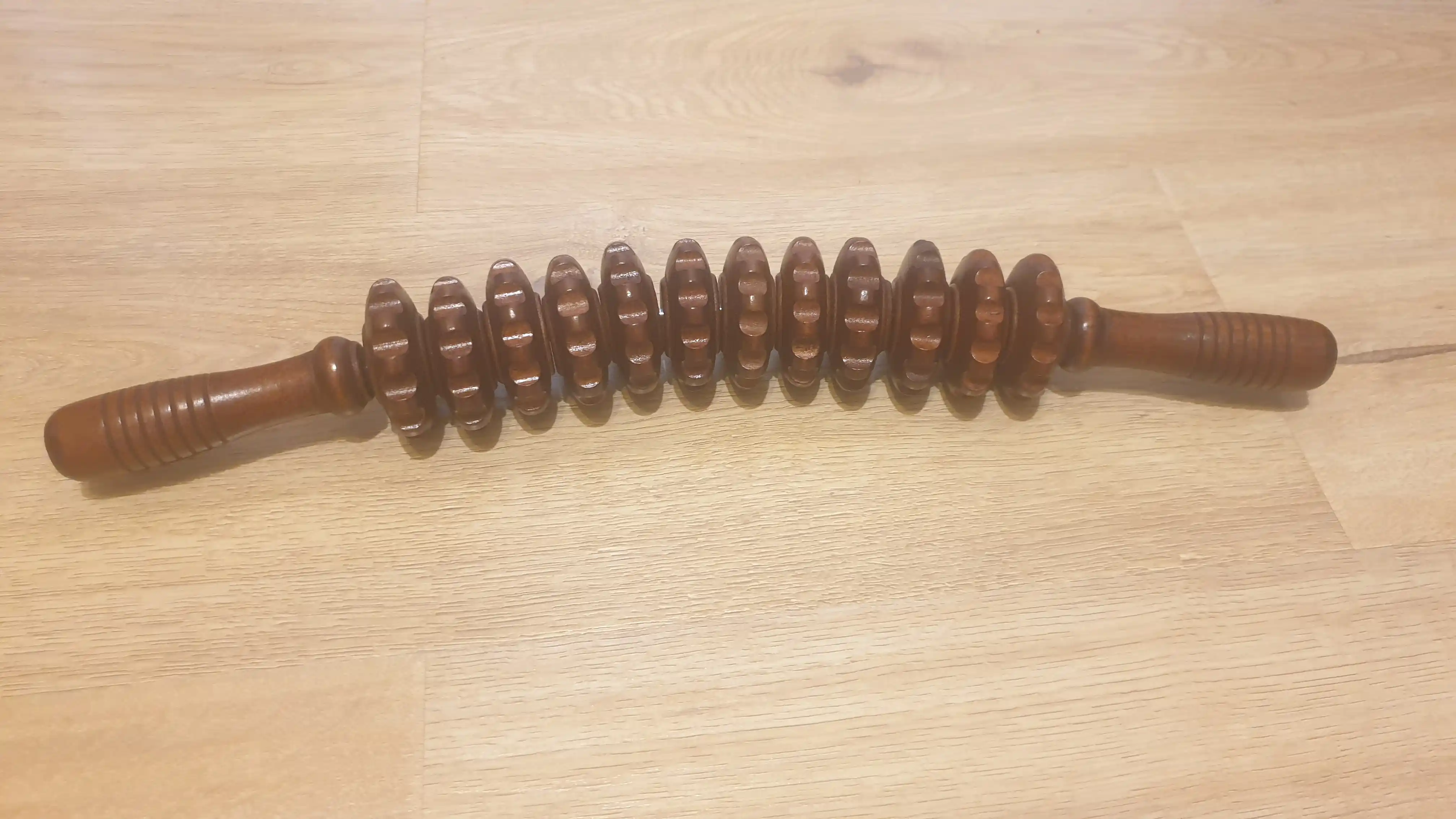 Massaj uchun yog'och rolikli massaj uskuna, tana uchun sellulitga qarshi