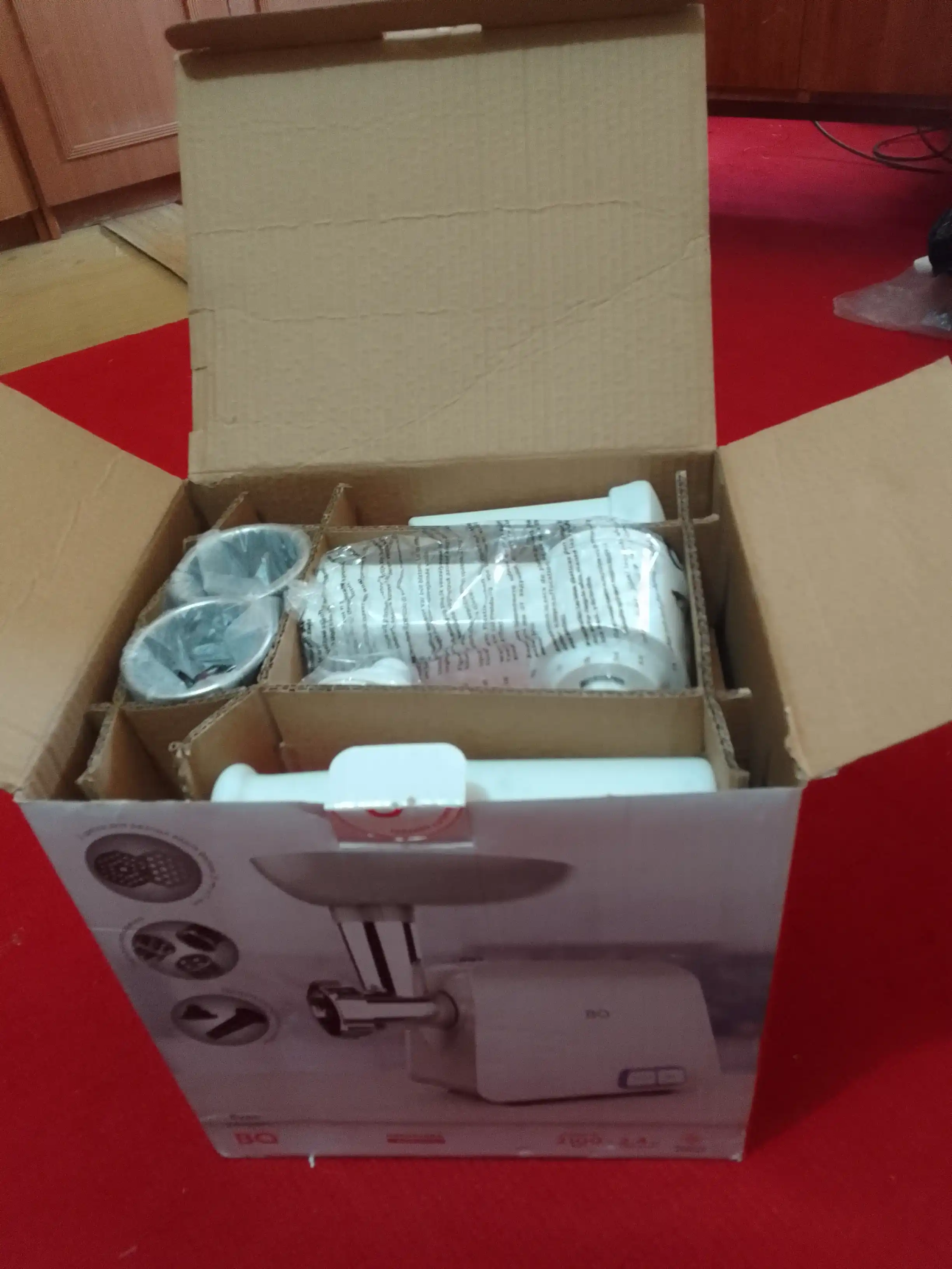 Elektr go'sht maydalagich BQ MG1004, yuqori quvvat 2100 Vt, 7 daqiqa uzluksiz ishlash