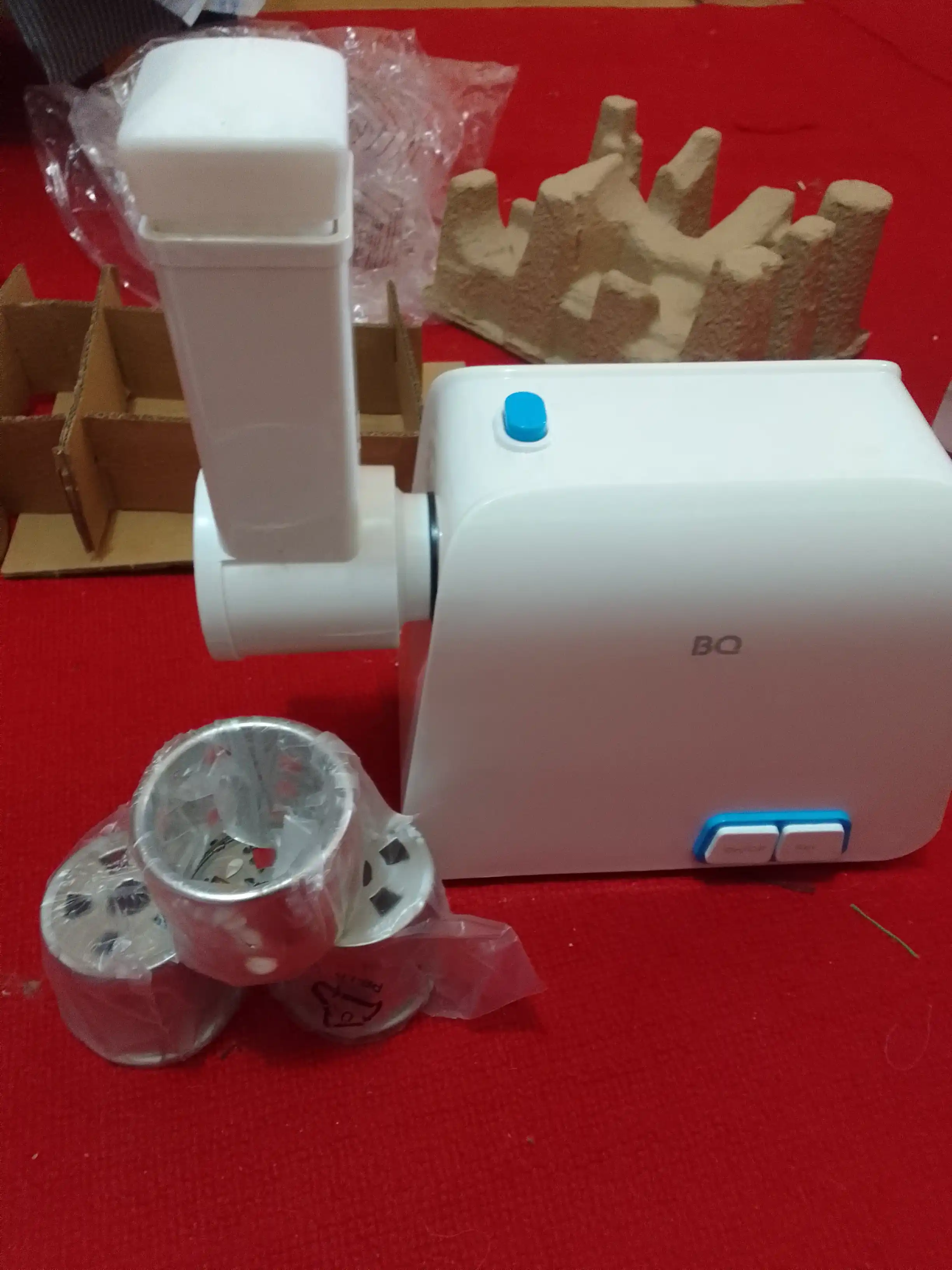 Elektr go'sht maydalagich BQ MG1004, yuqori quvvat 2100 Vt, 7 daqiqa uzluksiz ishlash