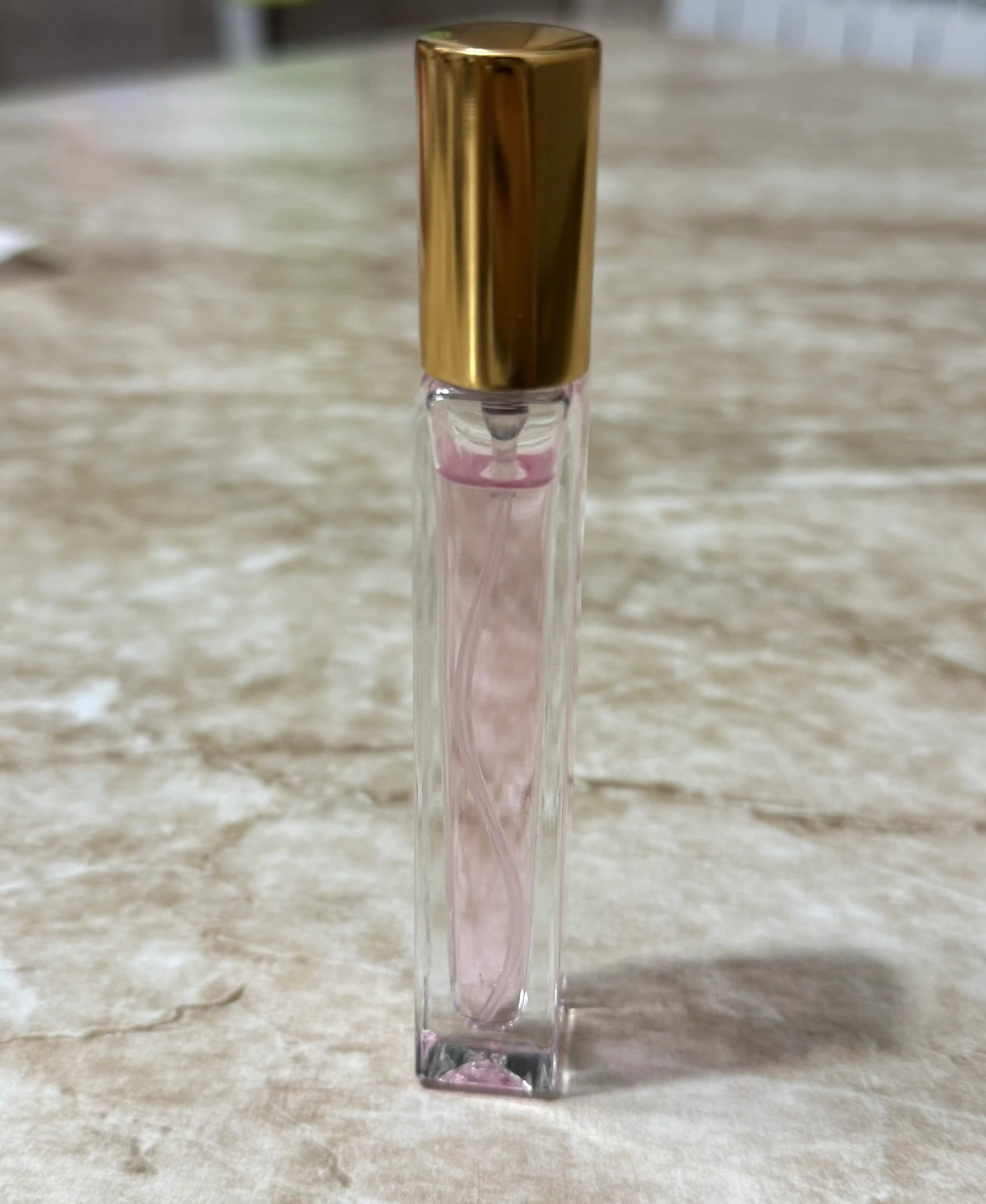 Духи унисекс Datum Parfume Pink Molecule 090.09 фруктово-цветочный аромат 3-30 мл
