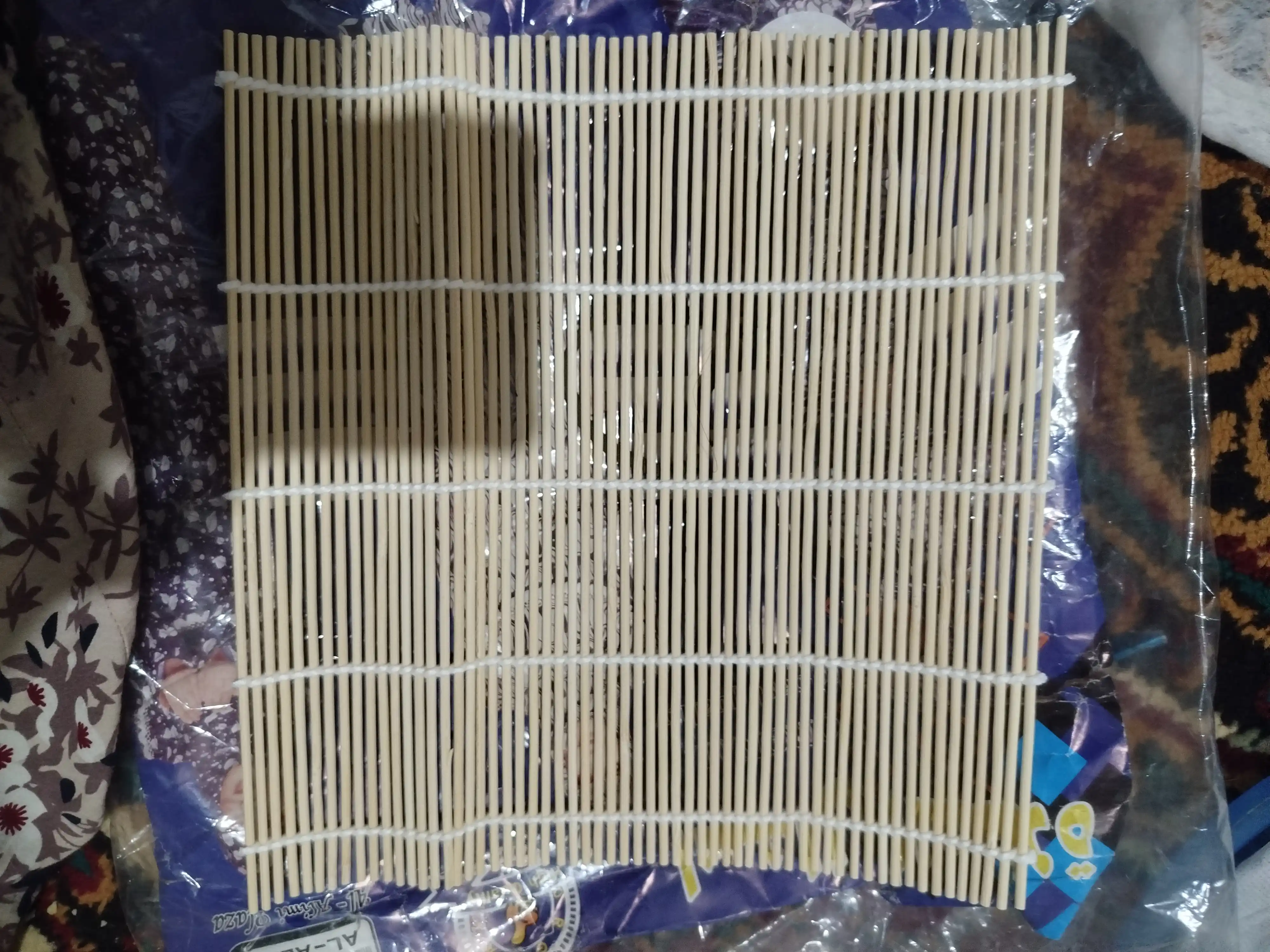 Bambukli gilamcha sushi va rollar uchun, 24 * 24 sm