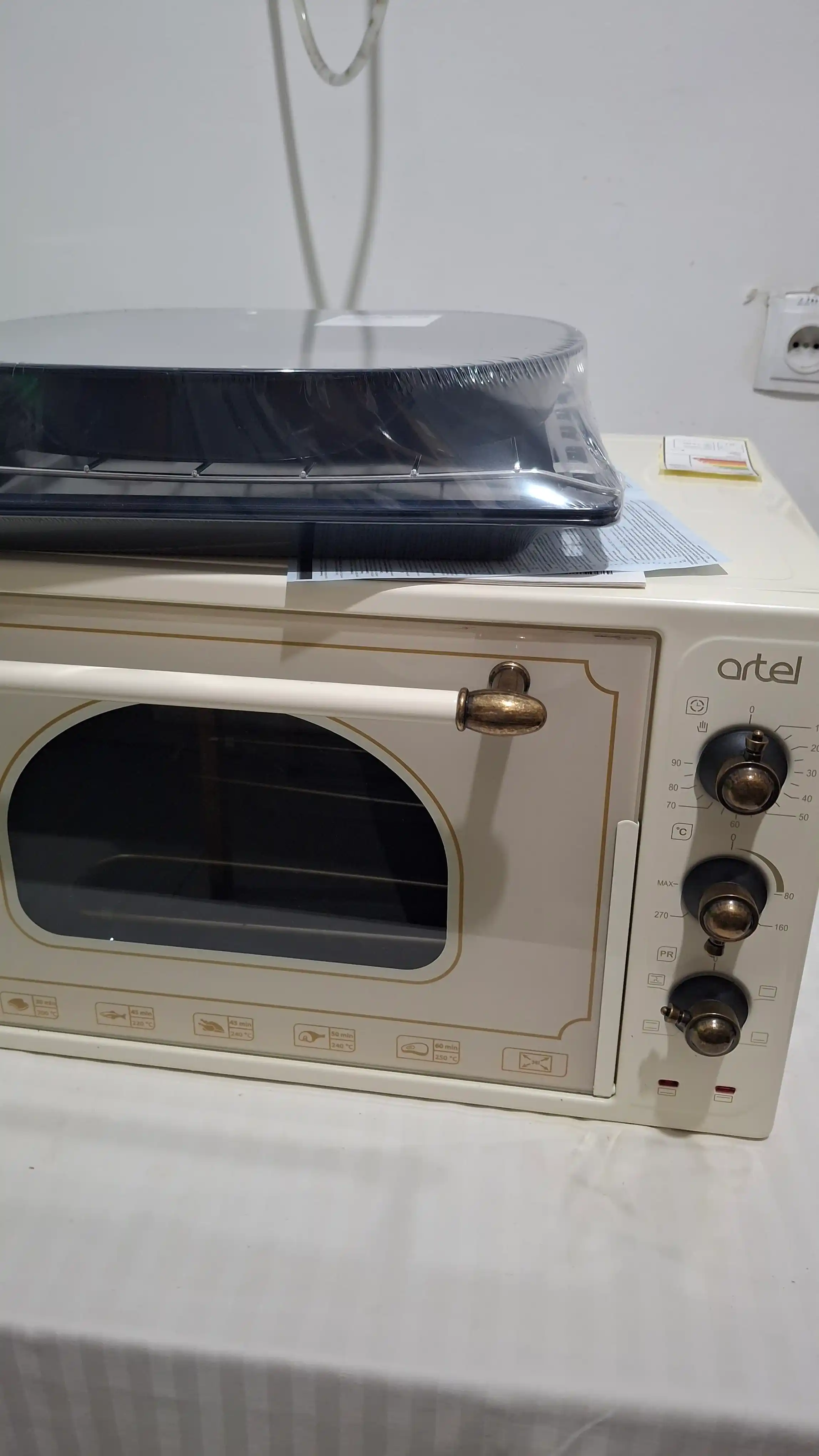 Мини-печь Artel MD-3618 Beige Art-Retro