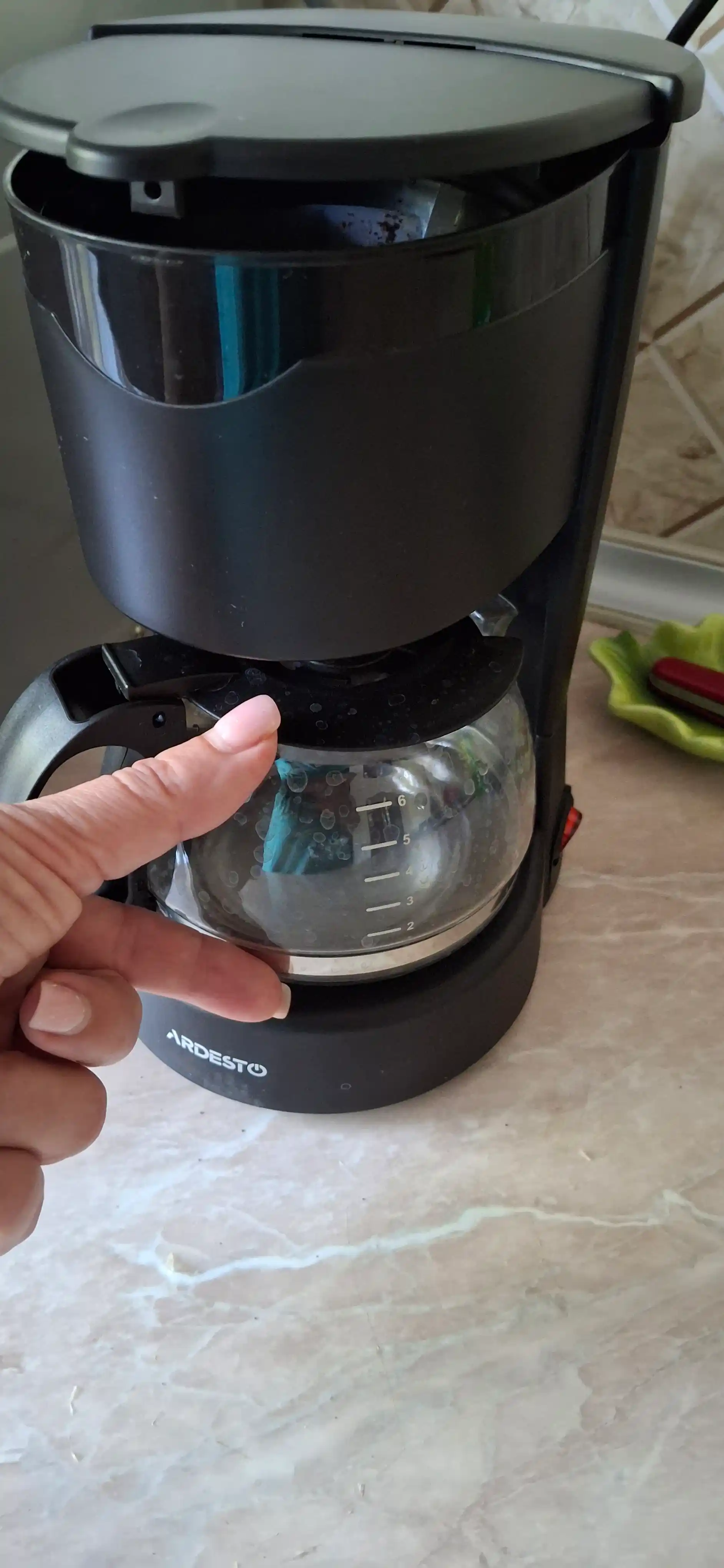 ARDESTO YCM-D060 tomchilatib qahva qaynatgich, hajmi 600 ml, tejamkor energiya sarfi 650Vt