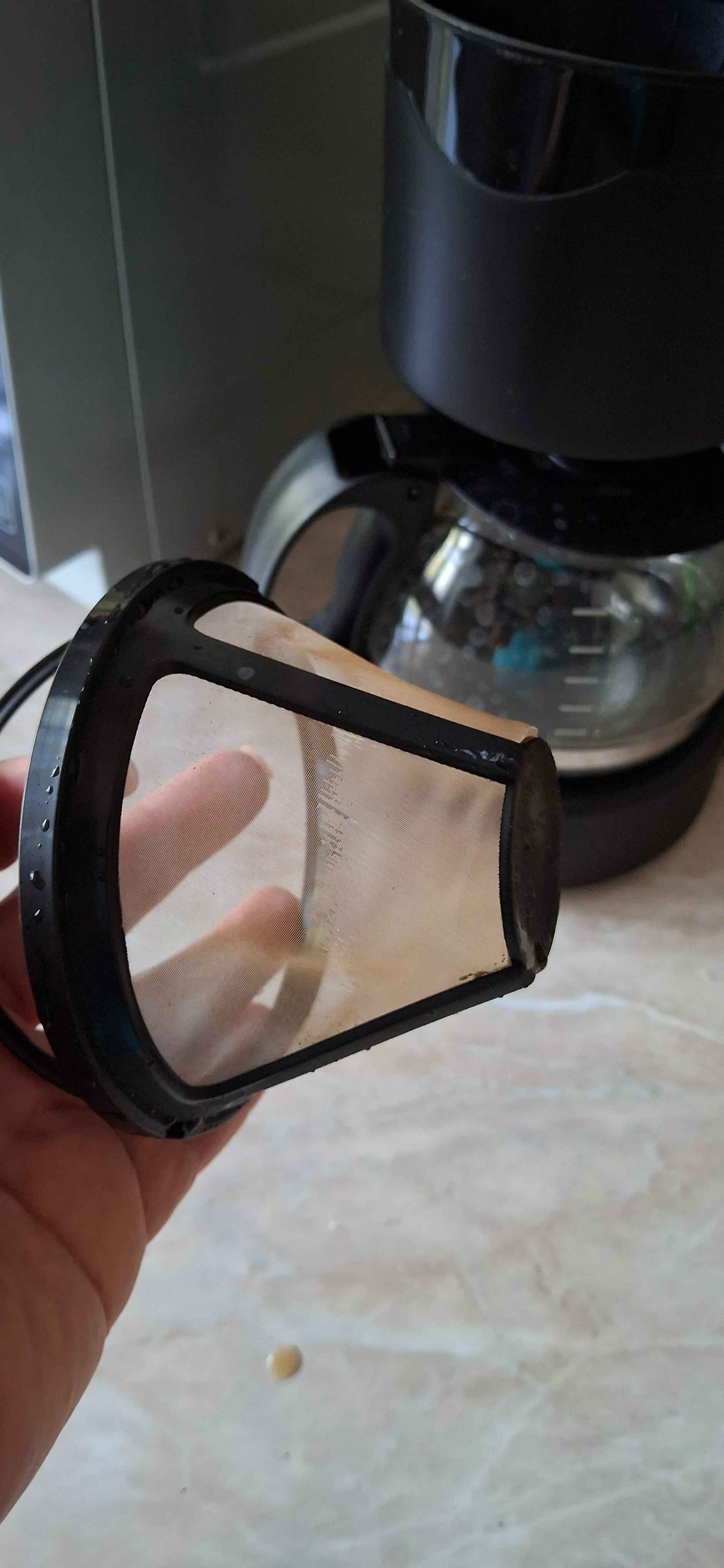 ARDESTO YCM-D060 tomchilatib qahva qaynatgich, hajmi 600 ml, tejamkor energiya sarfi 650Vt