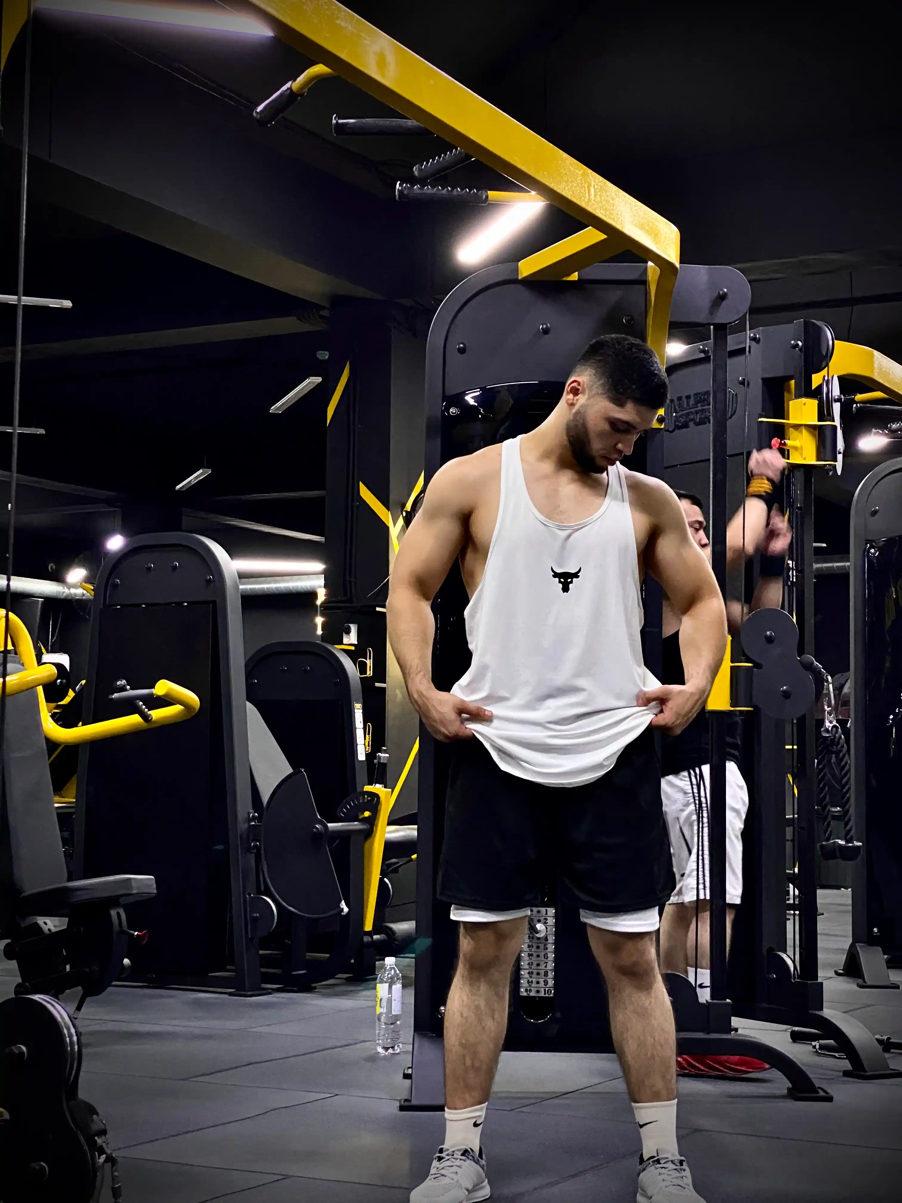 Erkaklar shortigi, ikki qavatli, mashq qilish, yugurish va fitnes uchun