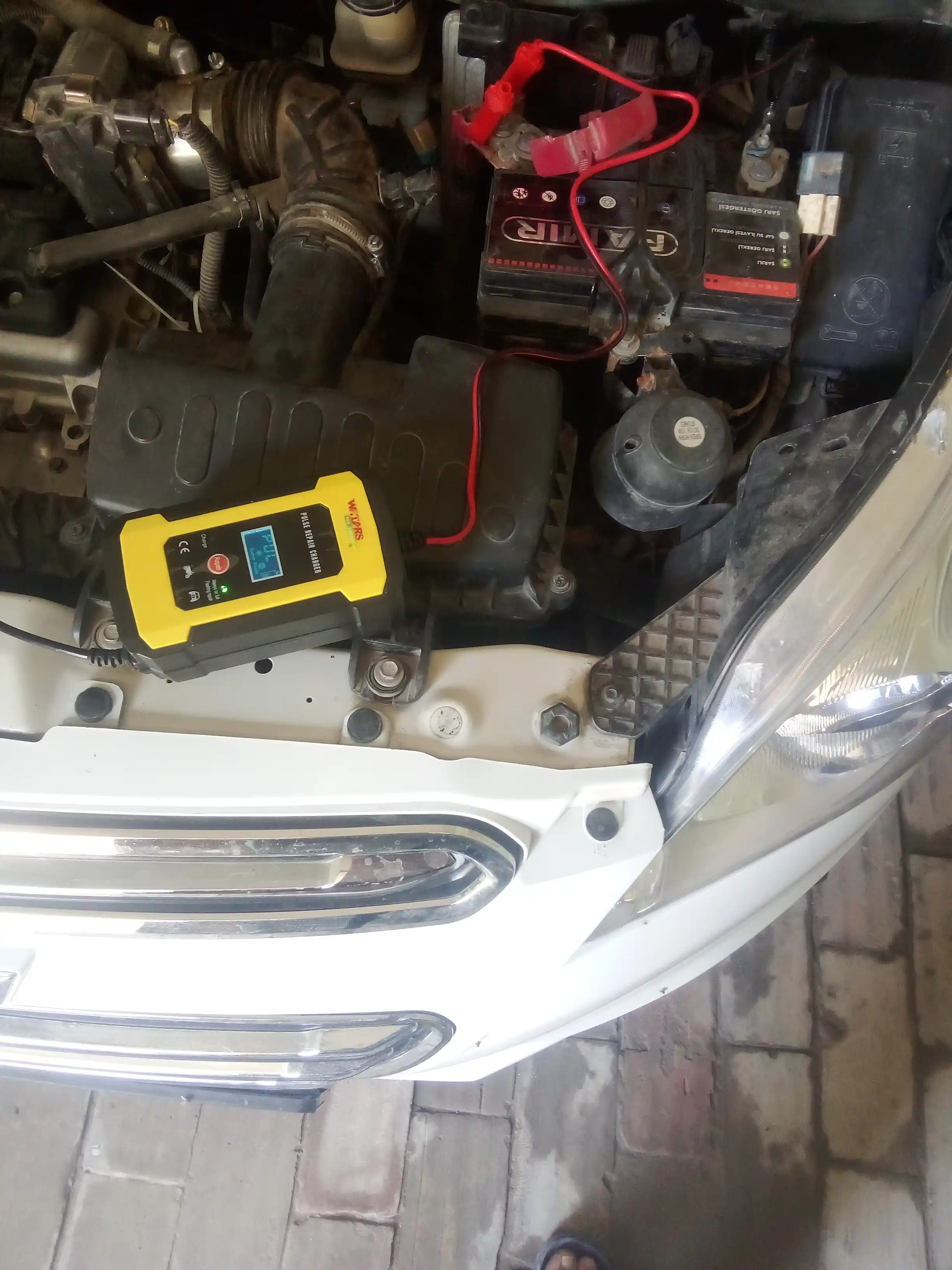 Avtomobil invertori, Universal batareya zaryadlovchi uskuna, 12 V, avtomobil, skuter uchun